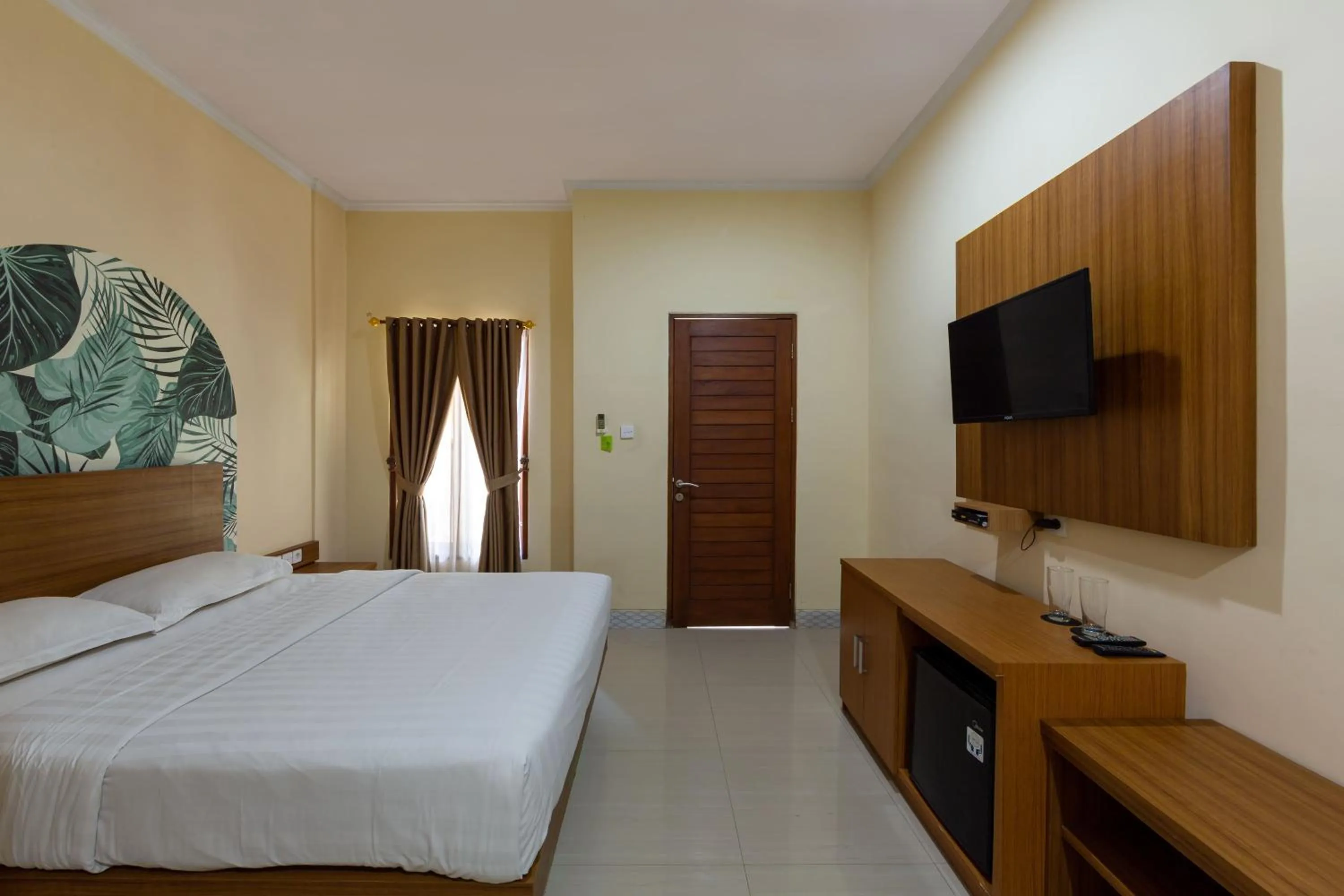 Photo of the whole room, Bed in Cove Raddeyapa