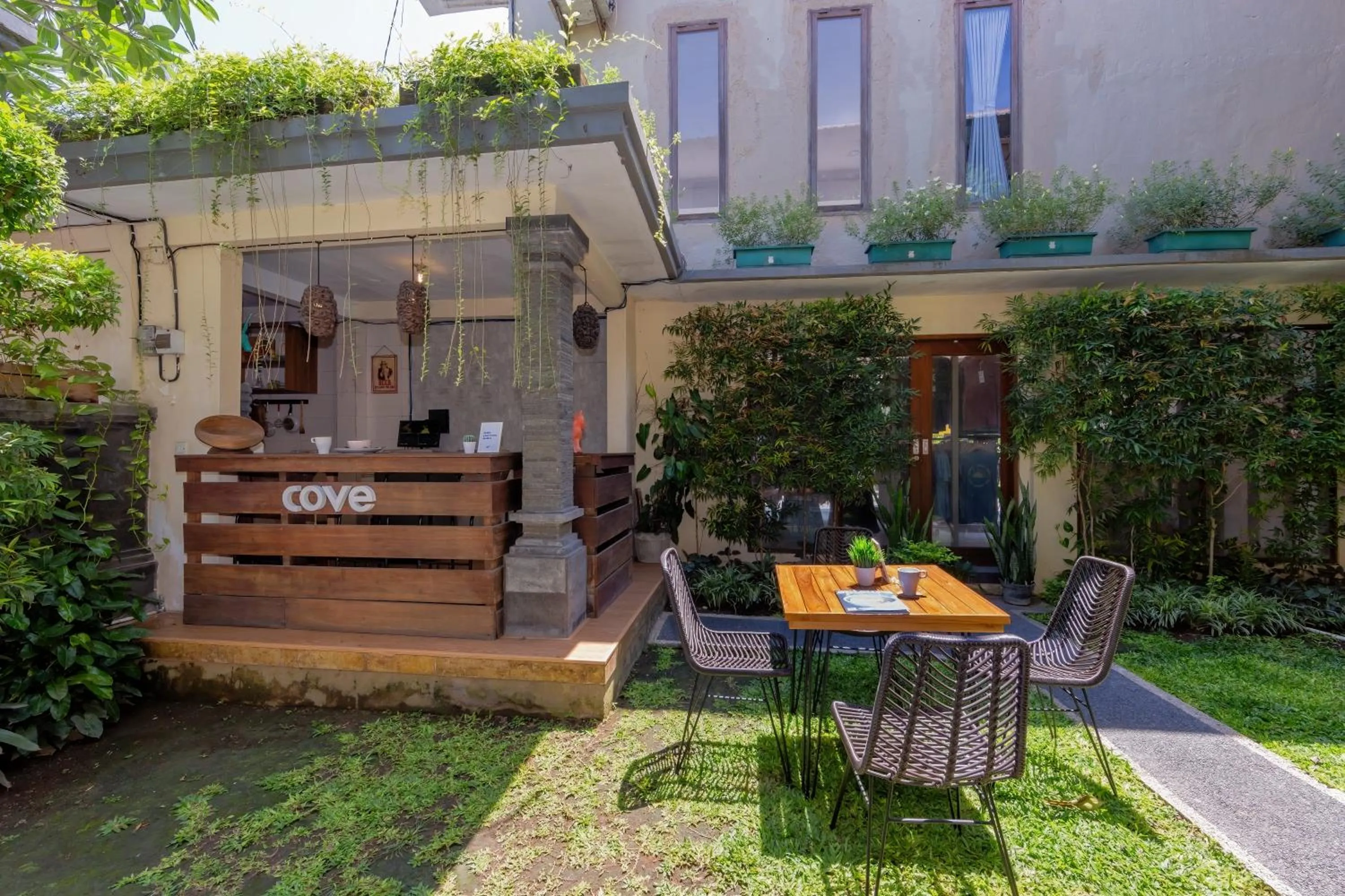 Patio in Cove Raddeyapa