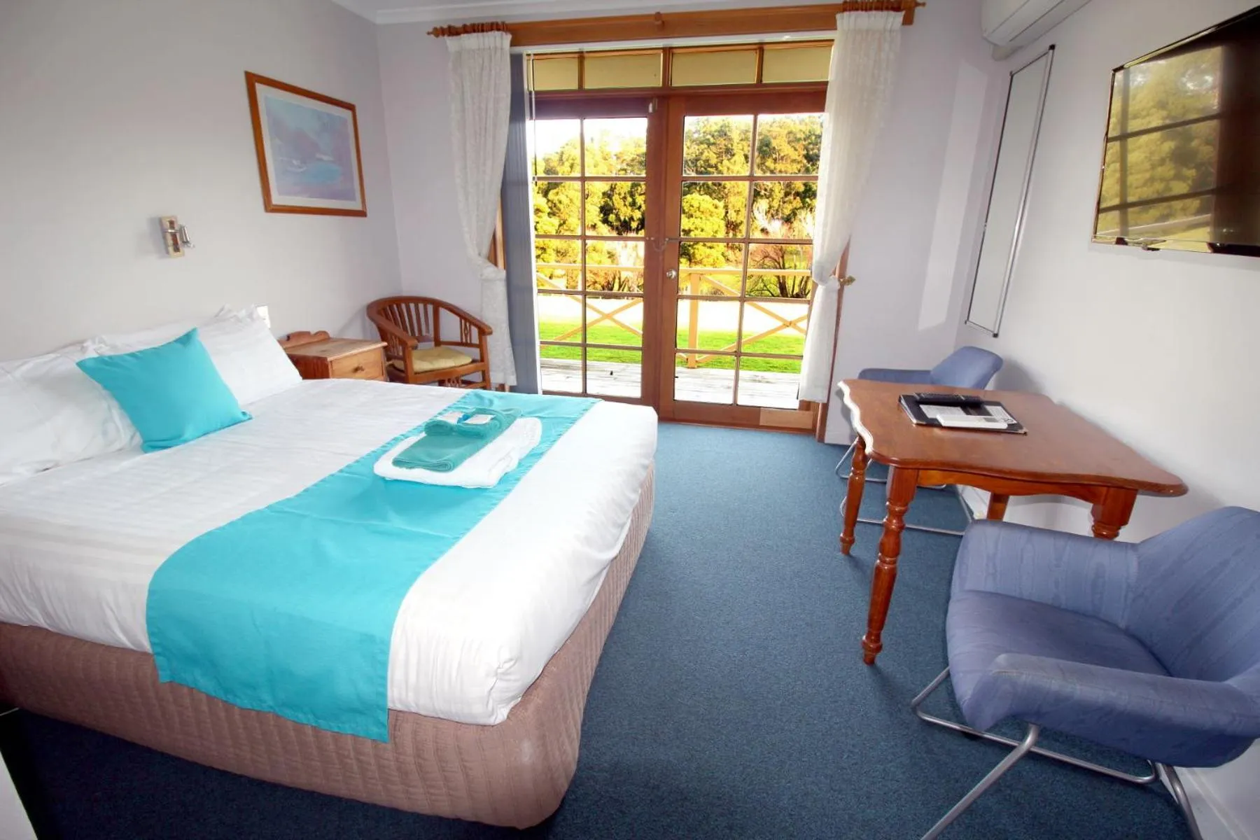 Bed in Port Arthur Motor Inn