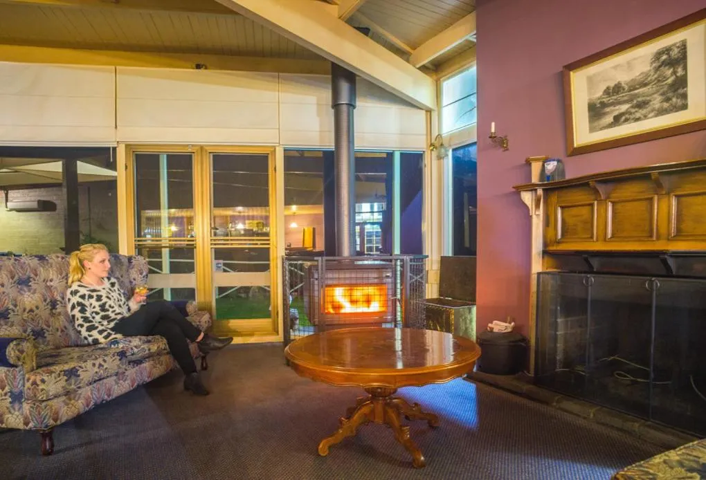 Living room in Port Arthur Motor Inn