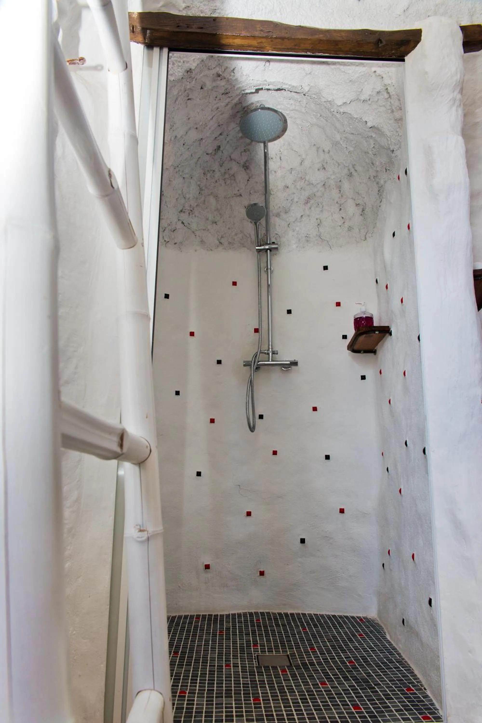Shower in Balcones de Piedad