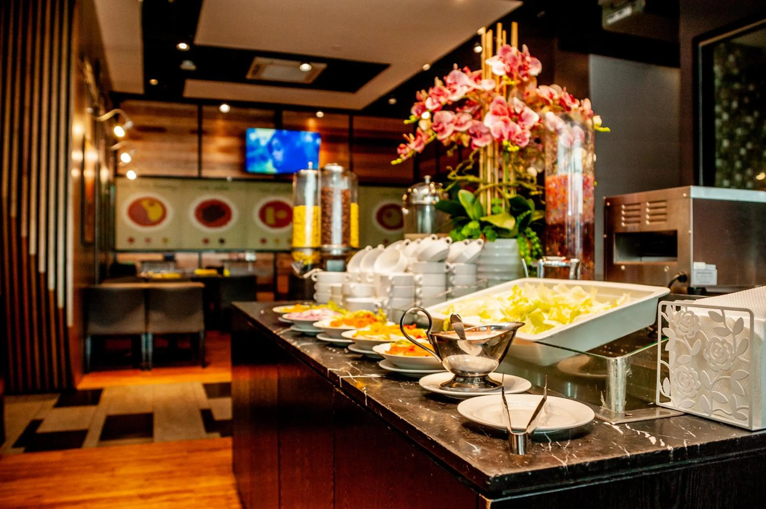 Restaurant/places to eat in KIP Hotel