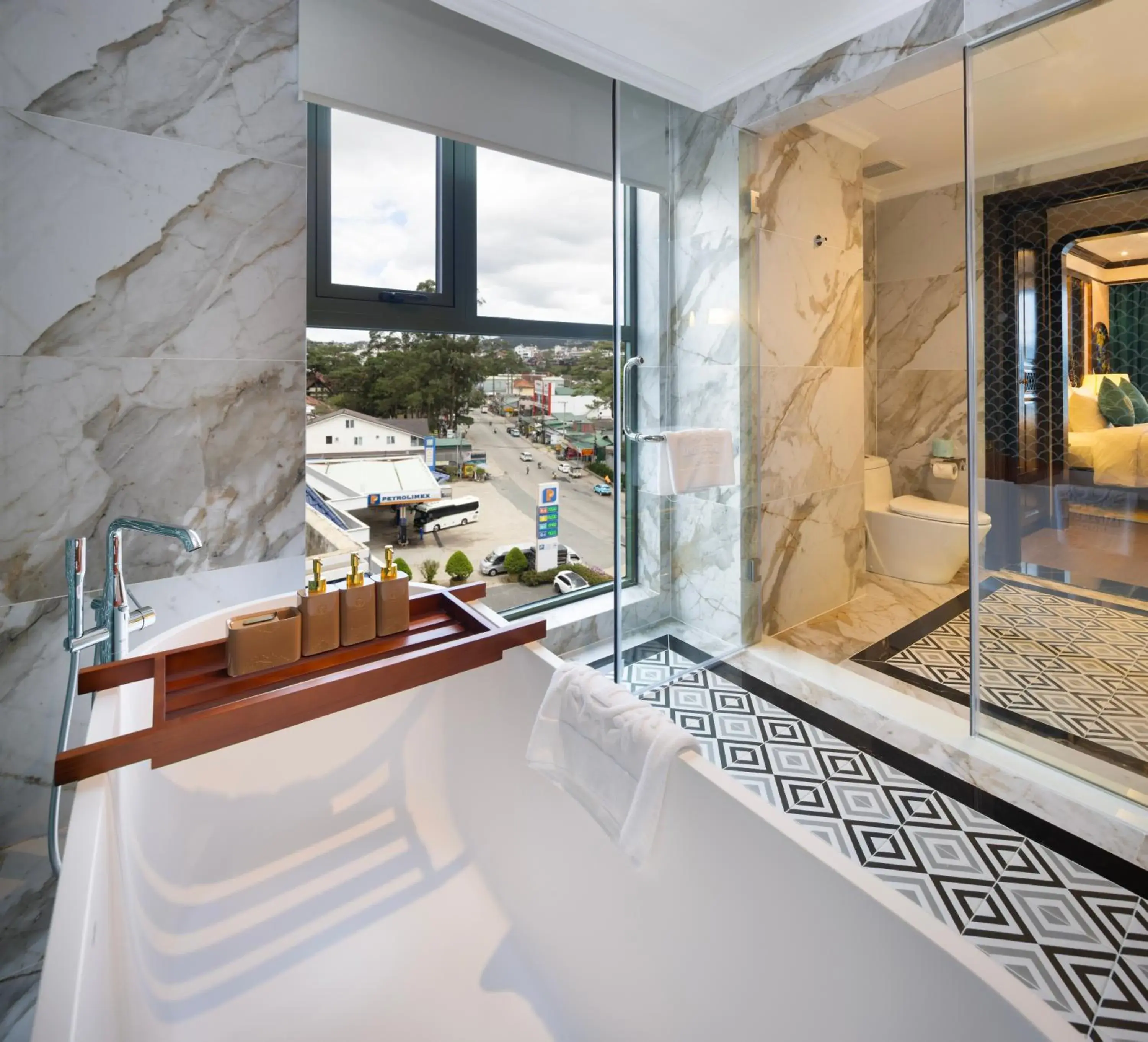 Executive Queen Room with Balcony - Non-Smoking in Best Western Premier Imperial Dalat Executive Queen Room with Balcony - Non-Smoking in Best Western Premier Imperial Dalat