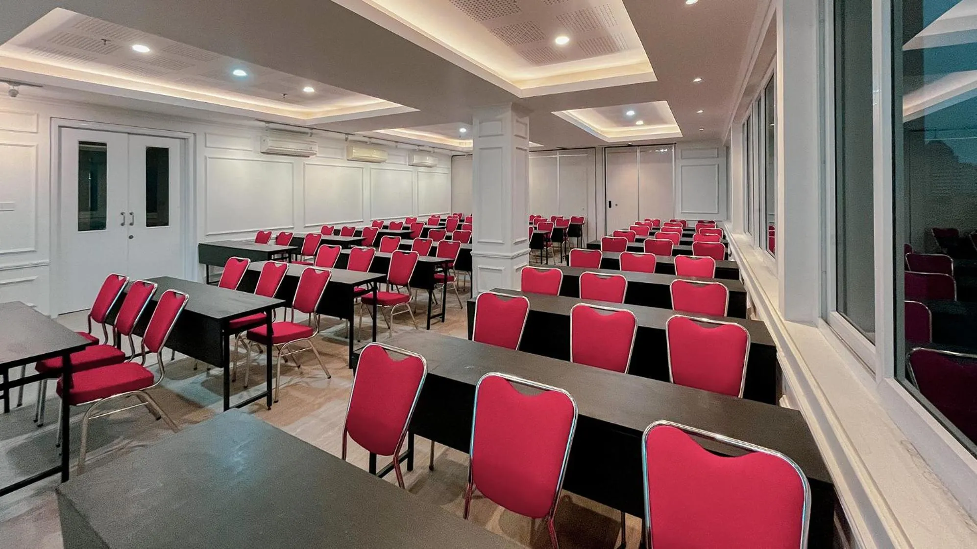 The Win Hotel Surabaya