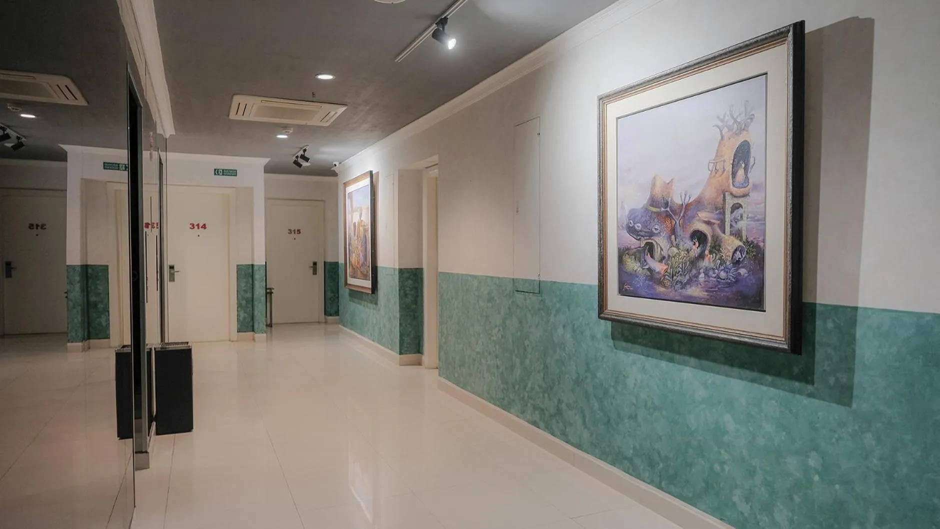 The Win Hotel Surabaya