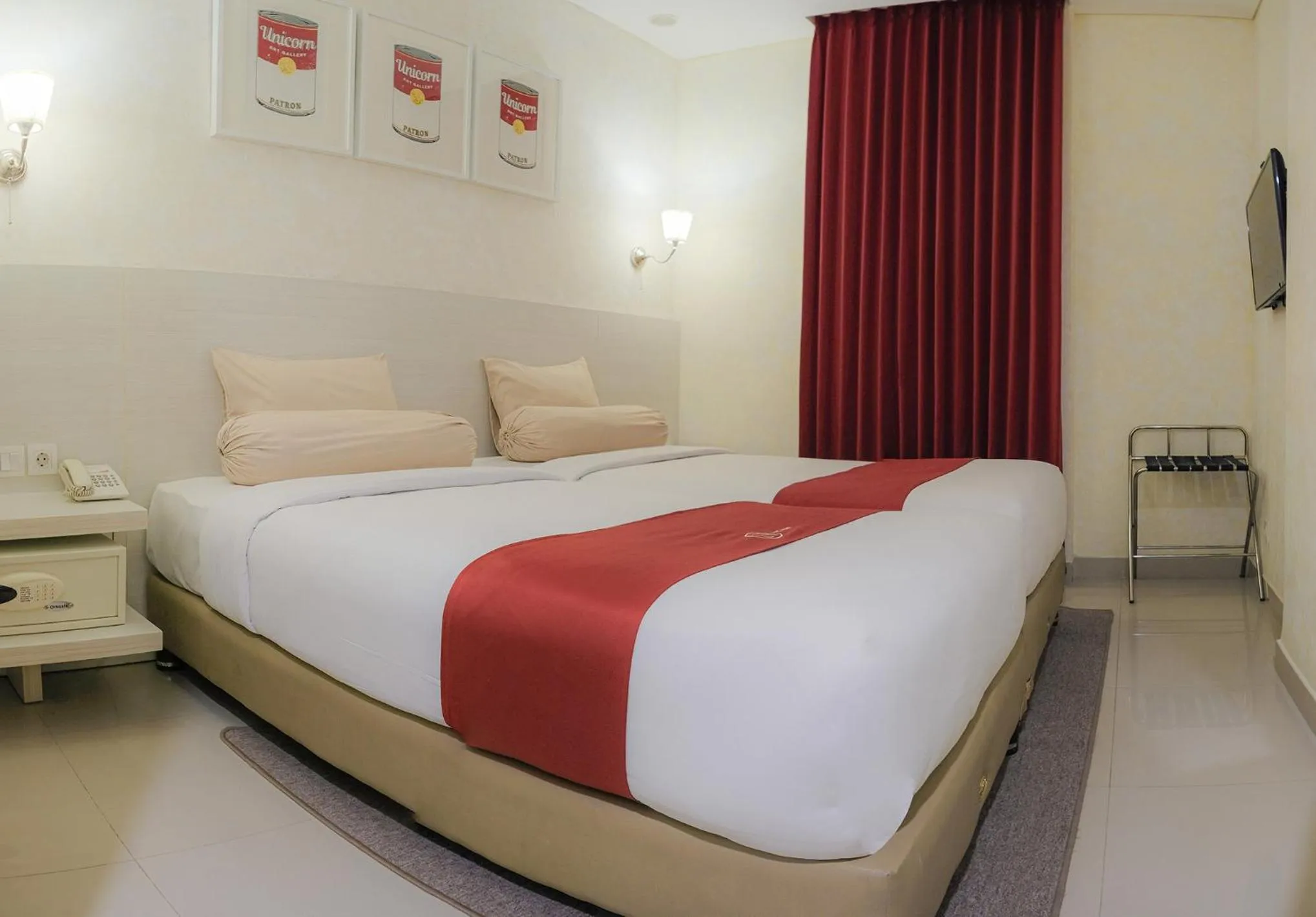 Bed in The Win Hotel Surabaya