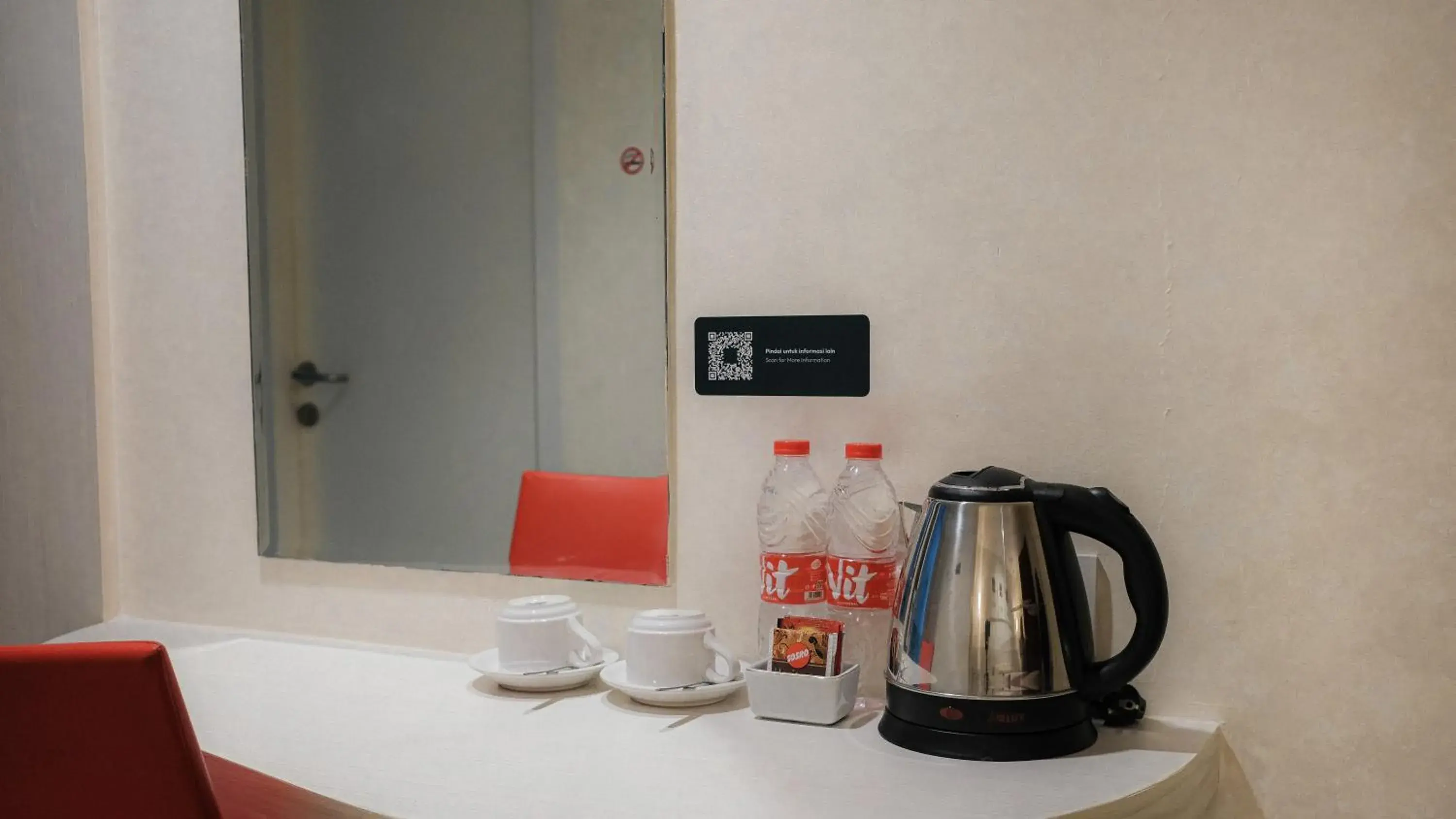 UNIC Queen Room in The Win Hotel Surabaya UNIC Queen Room in The Win Hotel Surabaya