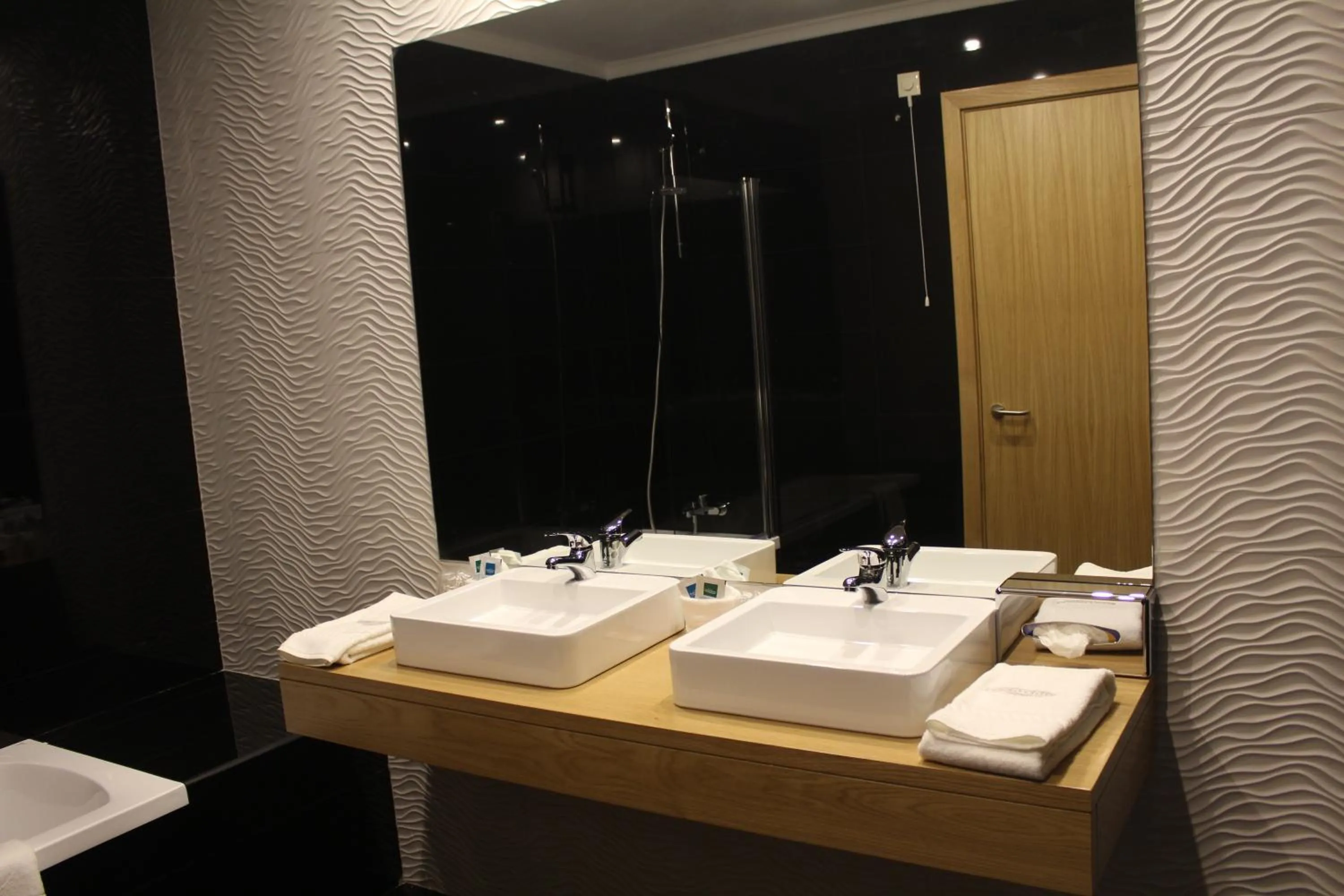 Bathroom in Douro Cister Hotel Resort