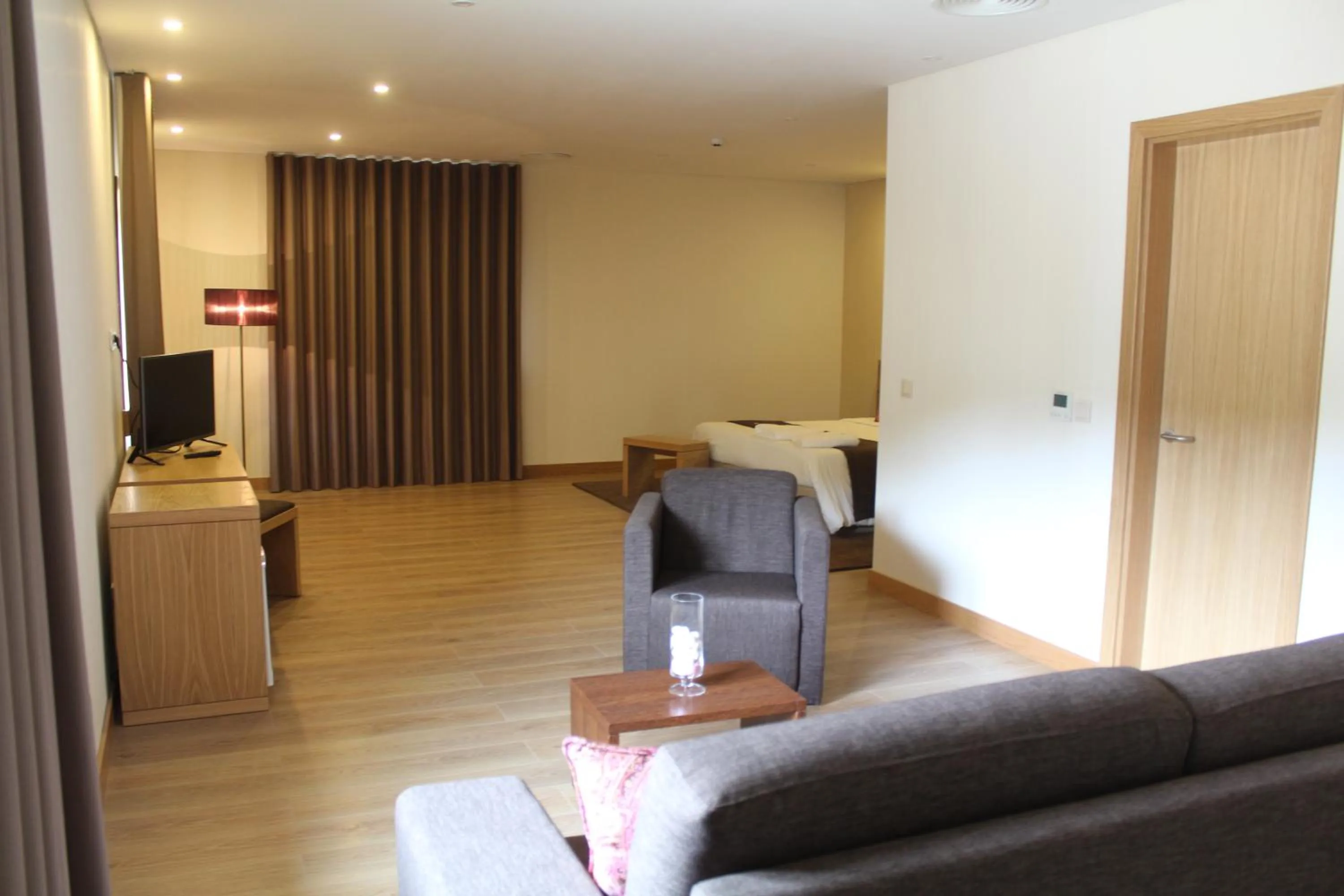 Living room, Bed in Douro Cister Hotel Resort
