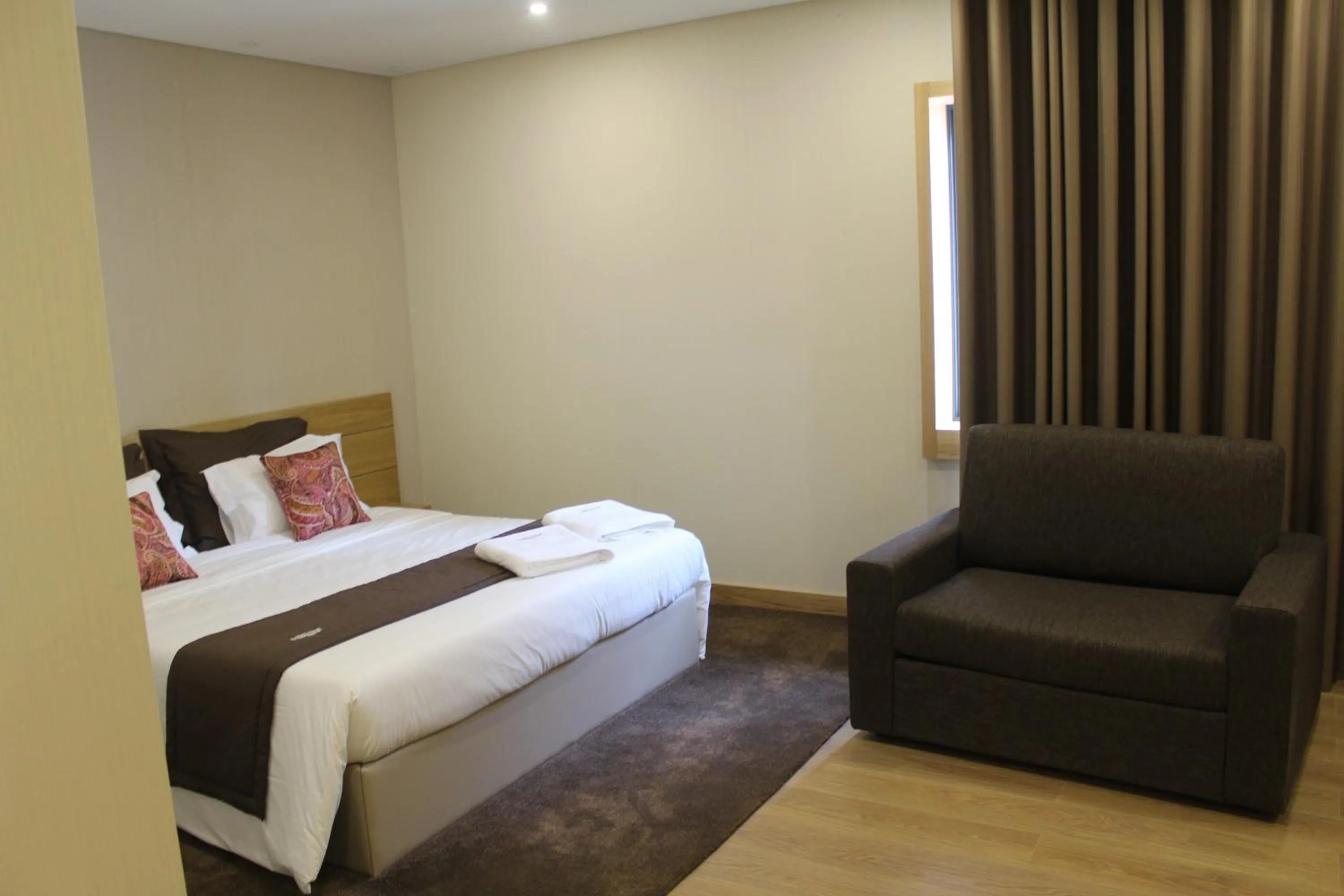 Bedroom, Bed in Douro Cister Hotel Resort