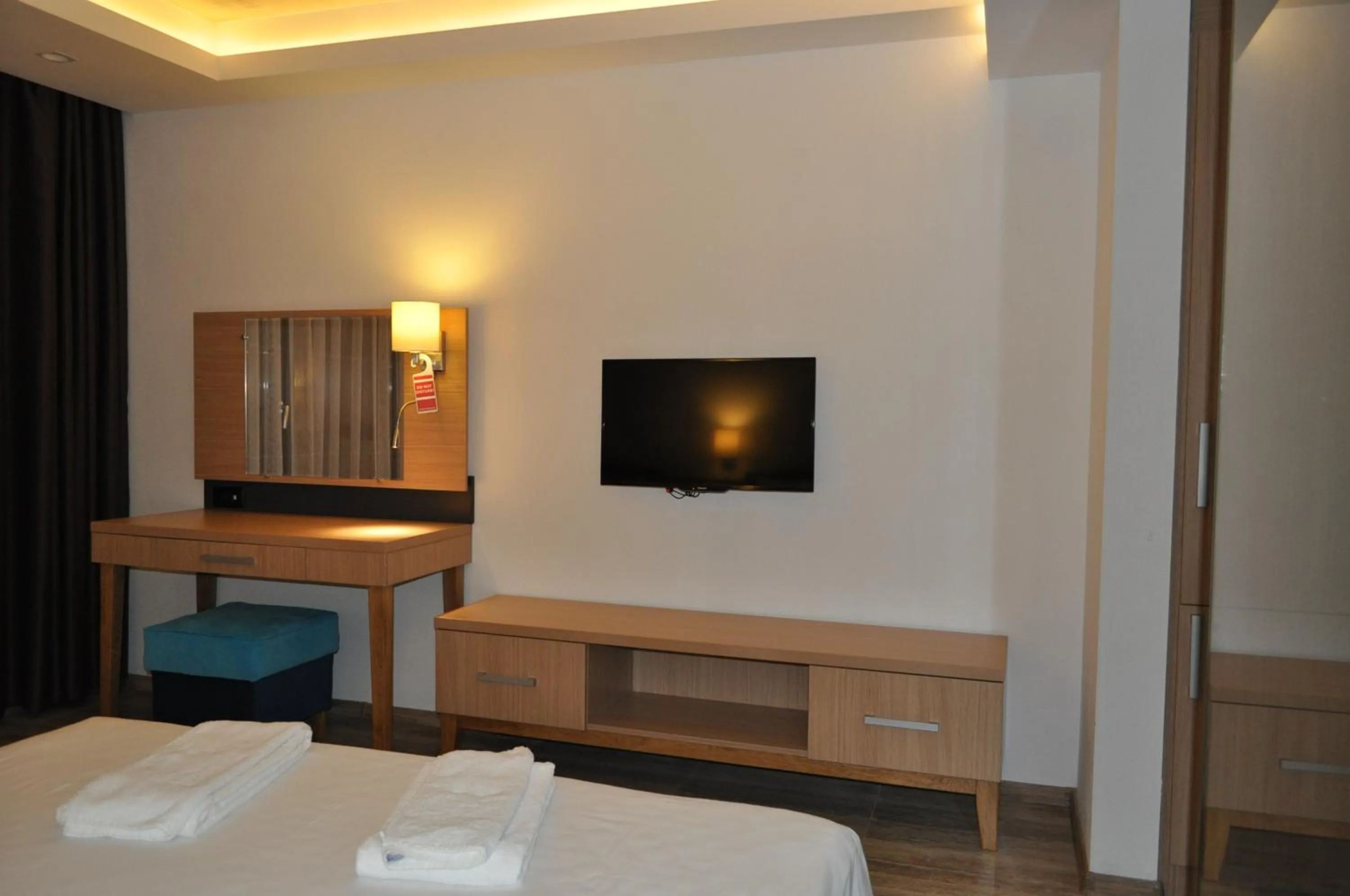 TV and multimedia, Bed in Hotel Tyulenovo