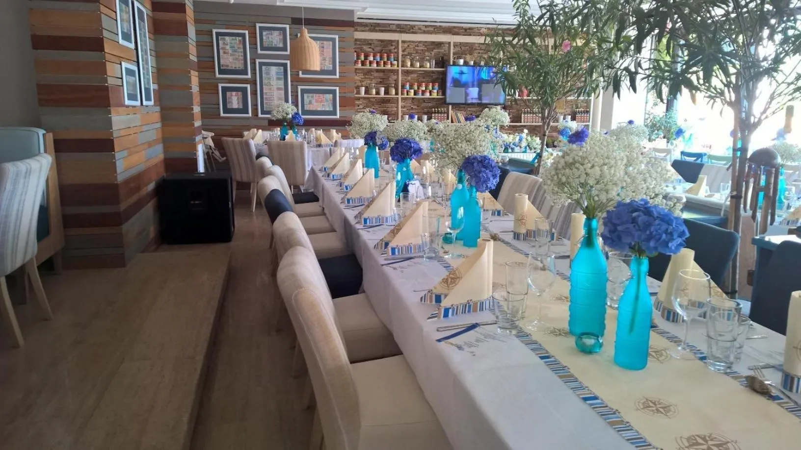 Restaurant/places to eat in Hotel Tyulenovo