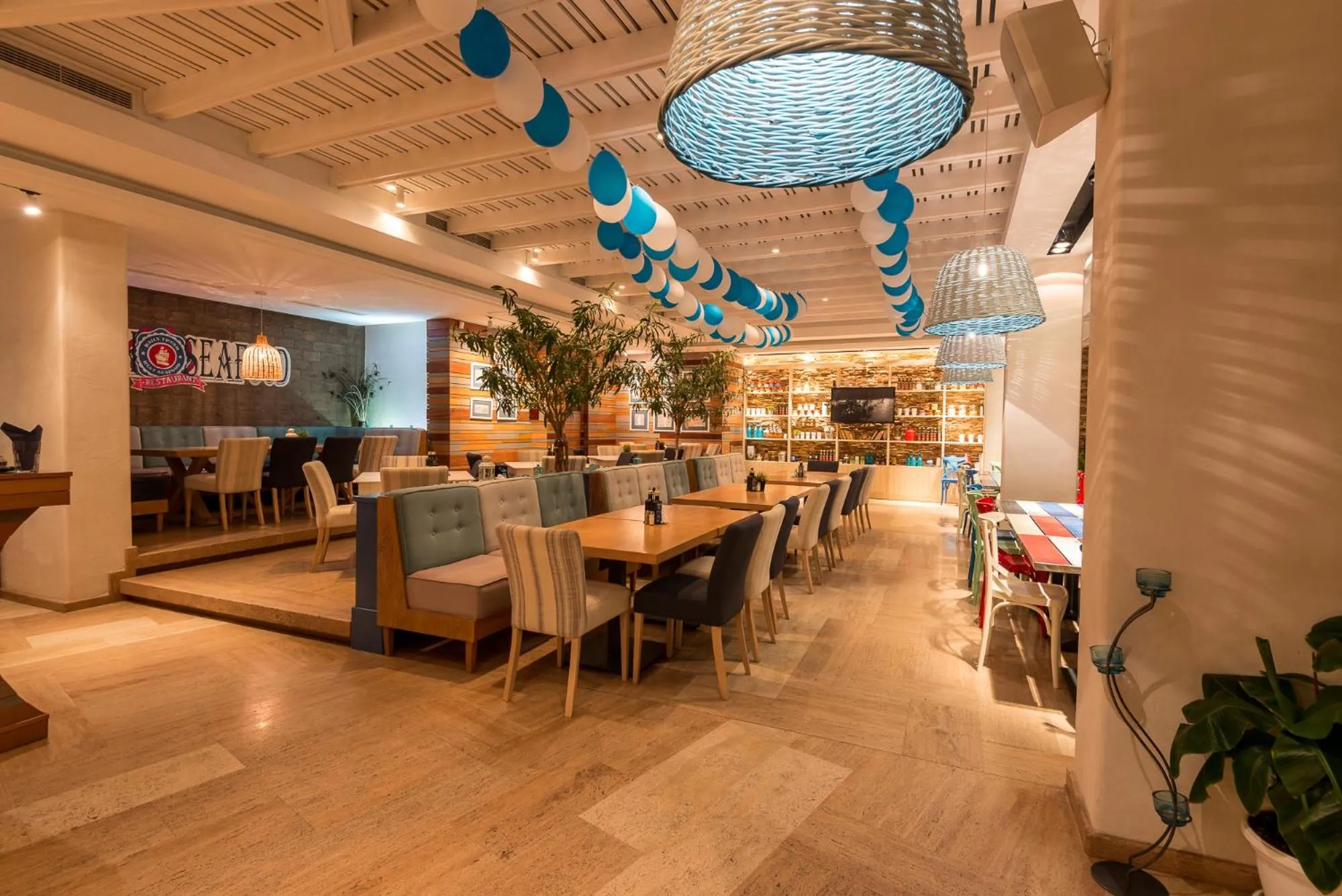 Restaurant/places to eat in Hotel Tyulenovo