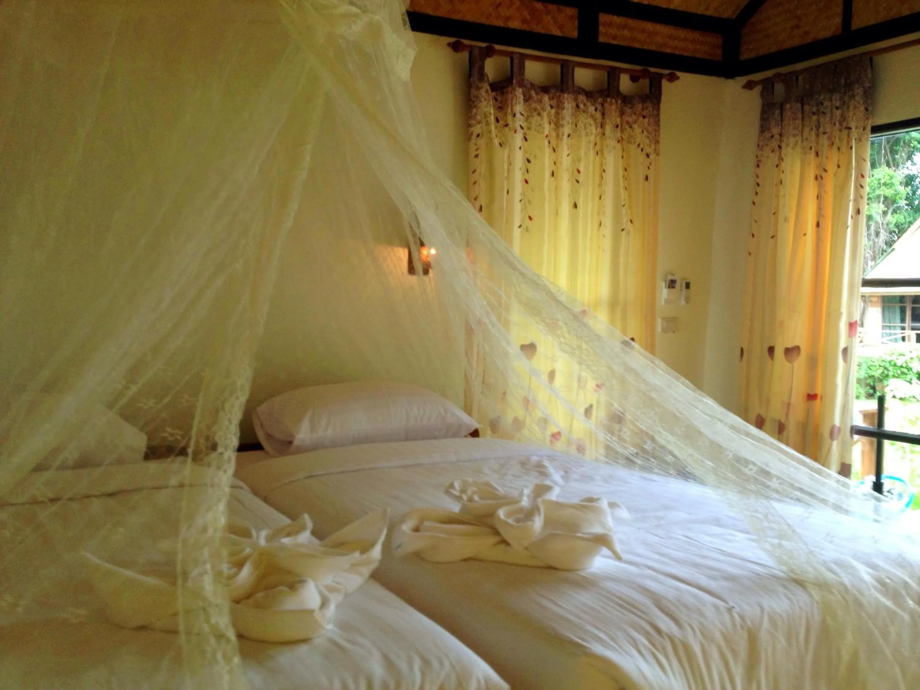 Photo of the whole room, Bed in Nautilus Right on the Beach - Adult Only - SHA Extra Plus