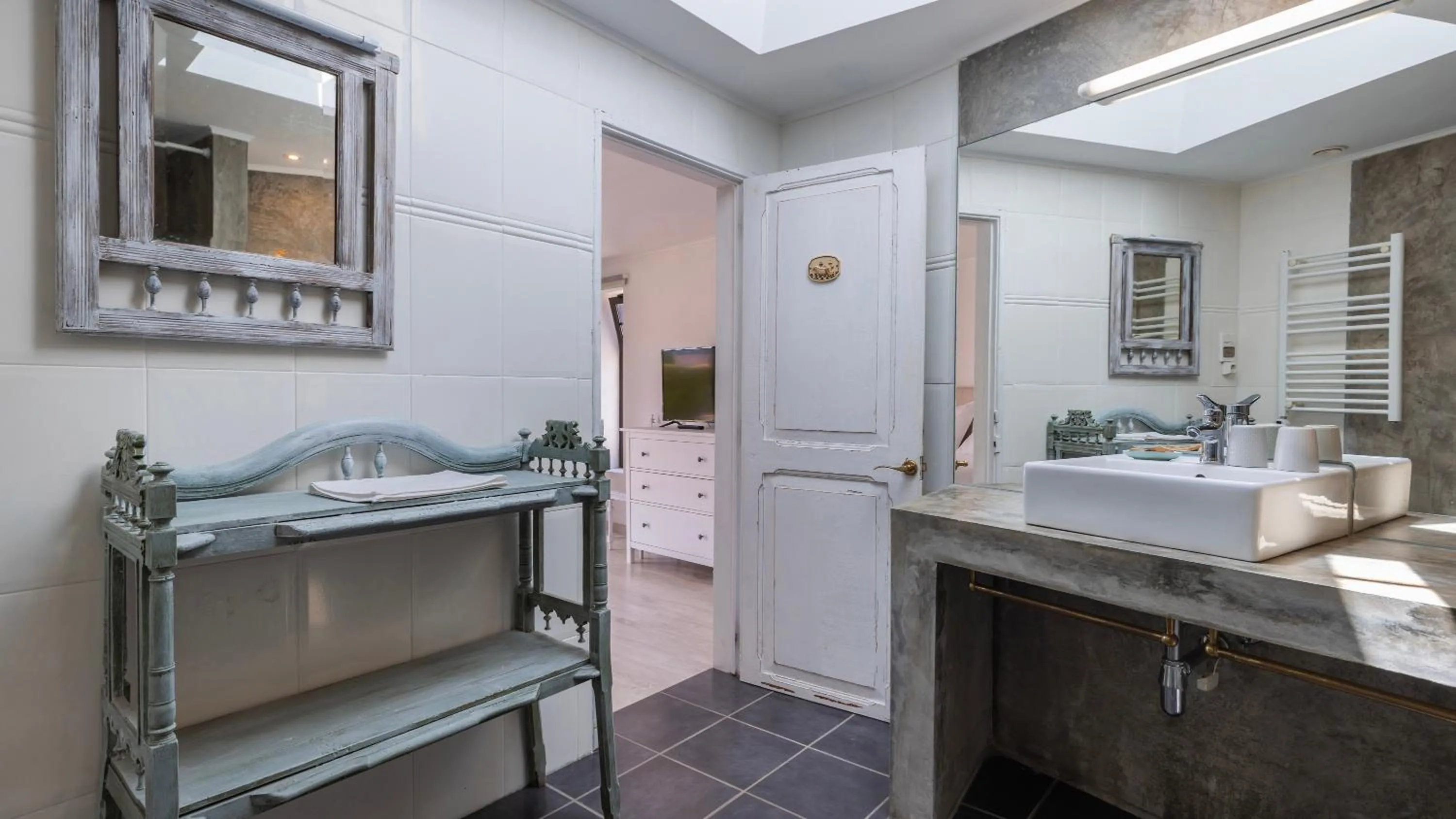 Bathroom, Bed in Vinha da Quinta