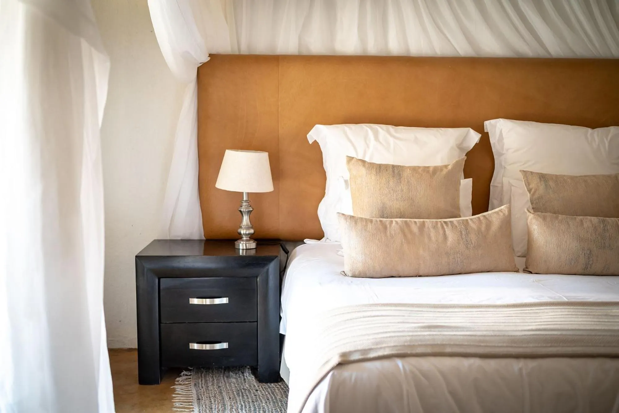 Property building, Bed in Karongwe- Shiduli Safari Lodge