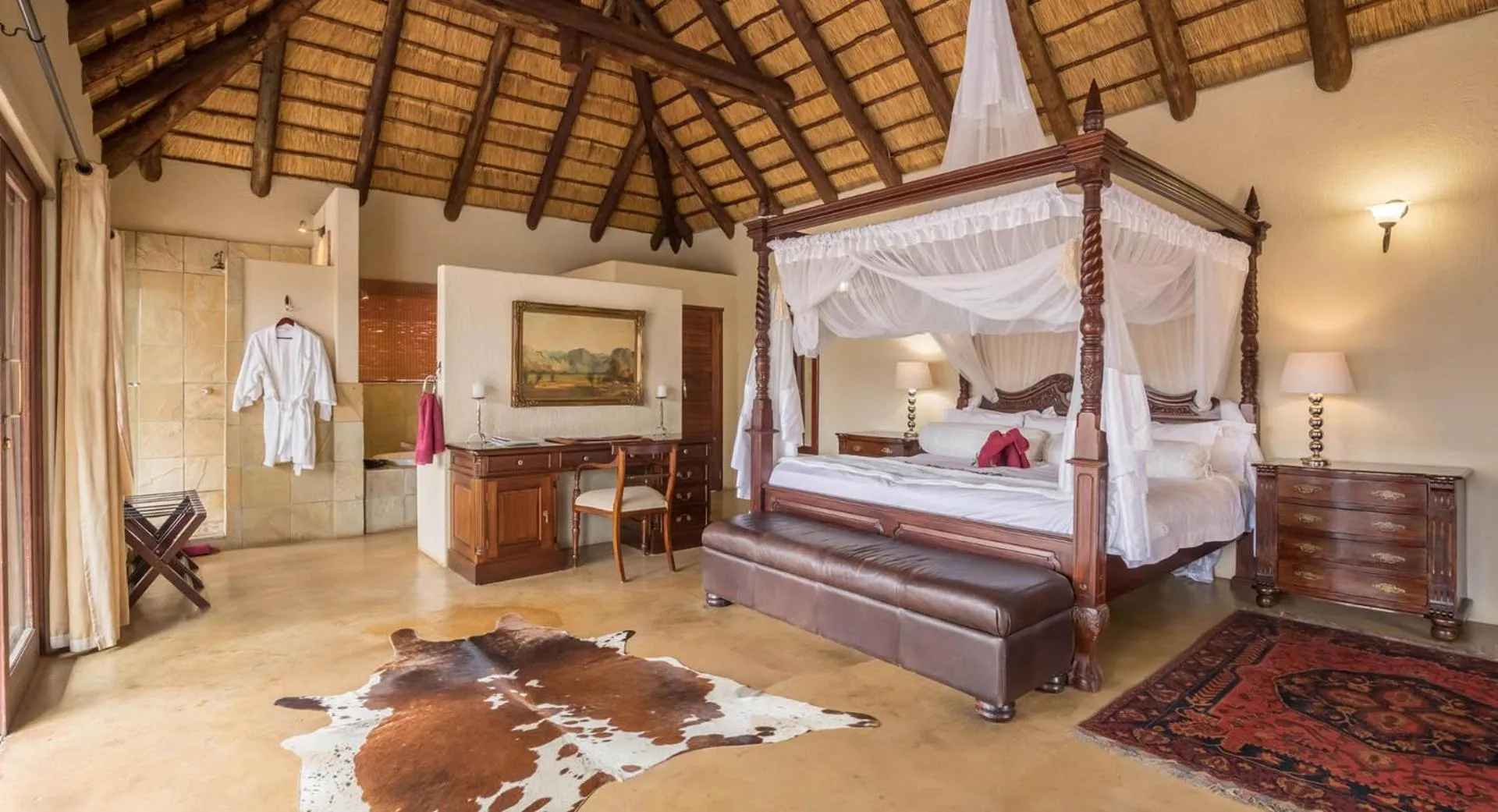 Property building, Bed in Karongwe- Shiduli Safari Lodge