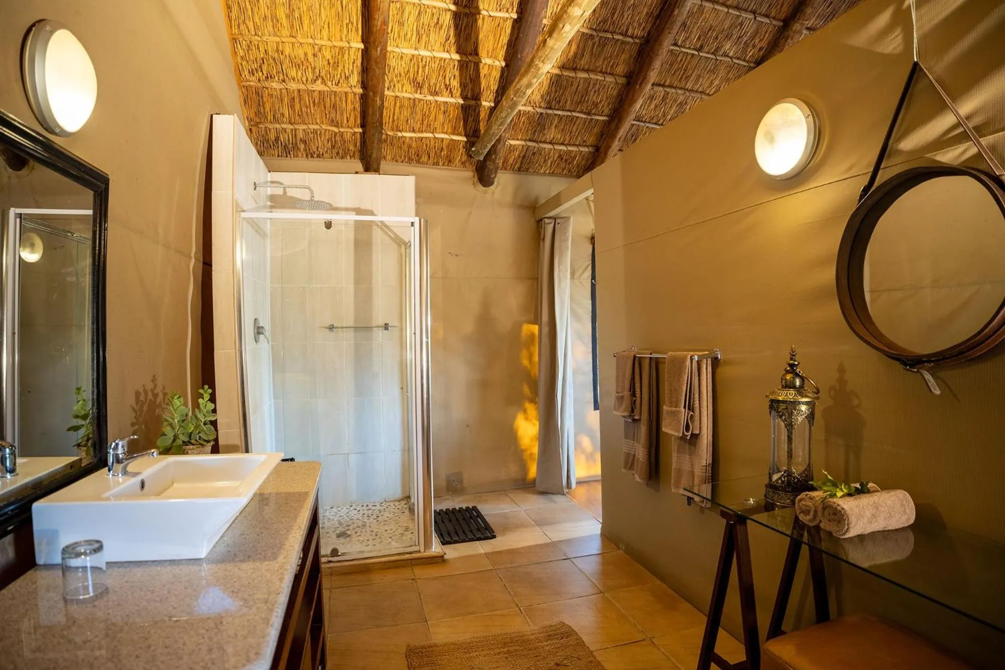 Bathroom in Karongwe - Chisomo Safari Camp