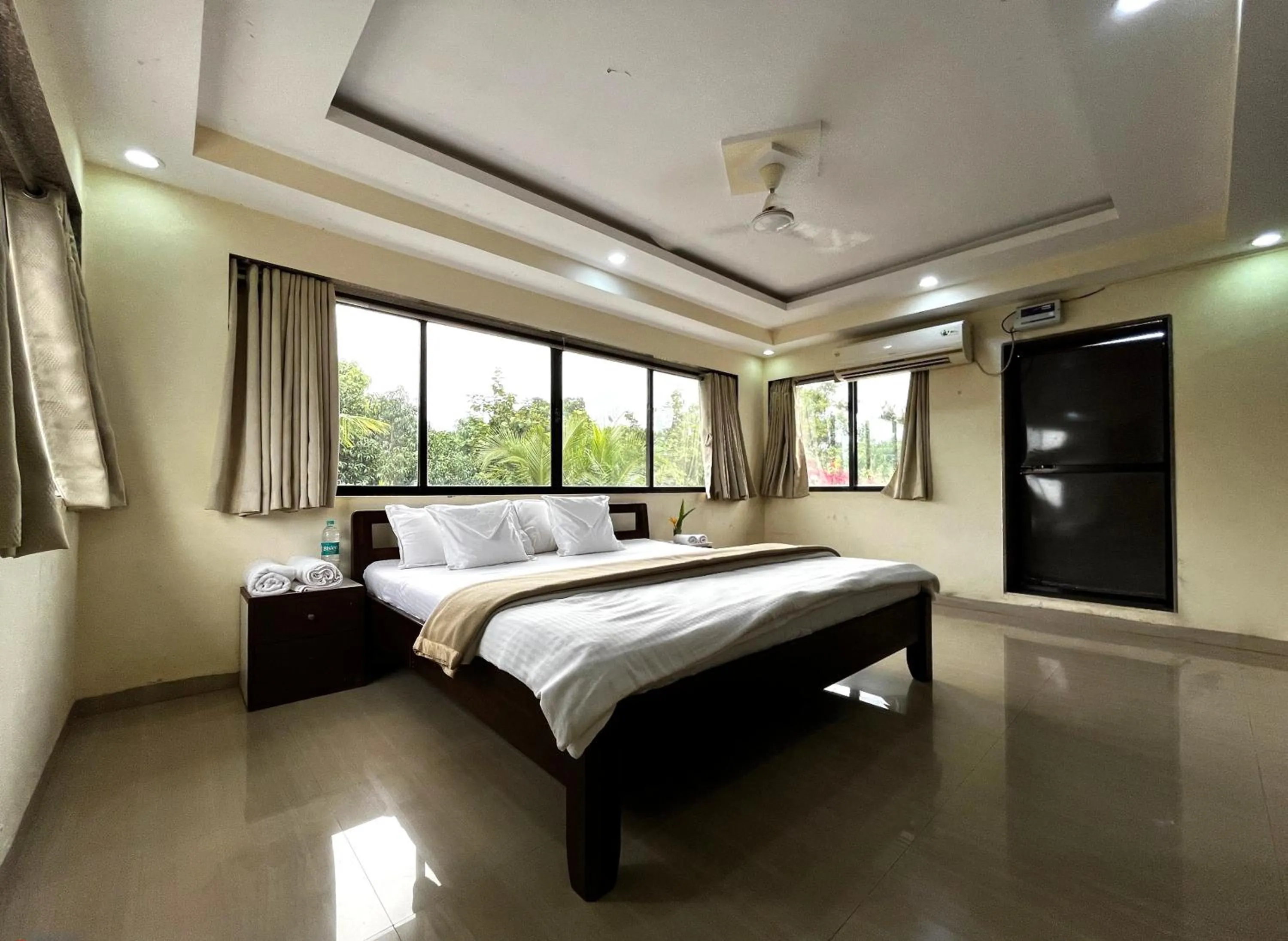 Bed in Surve Natures Resort - Chiplun