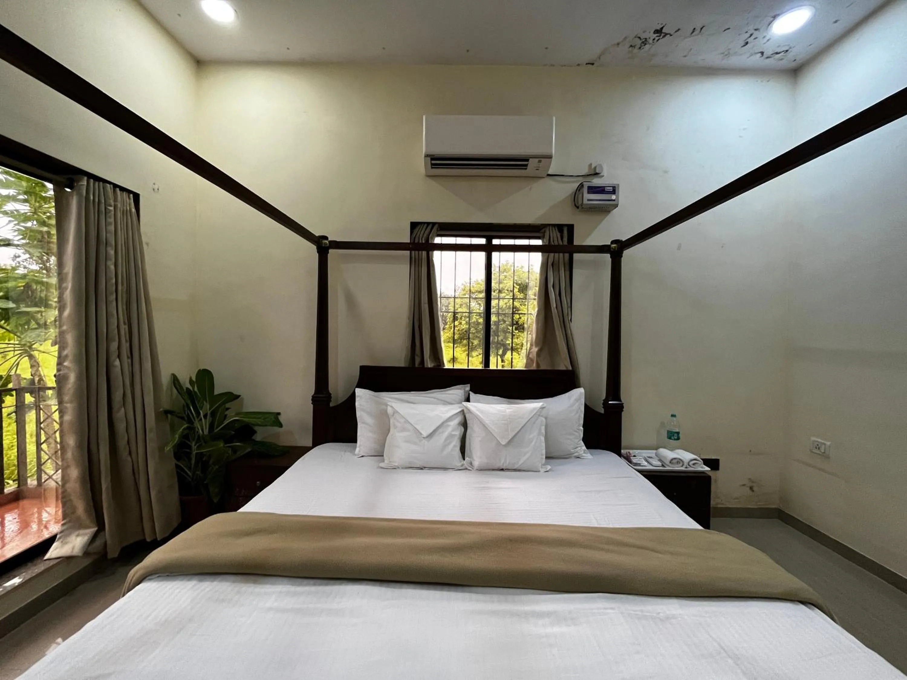 Bed in Surve Natures Resort - Chiplun