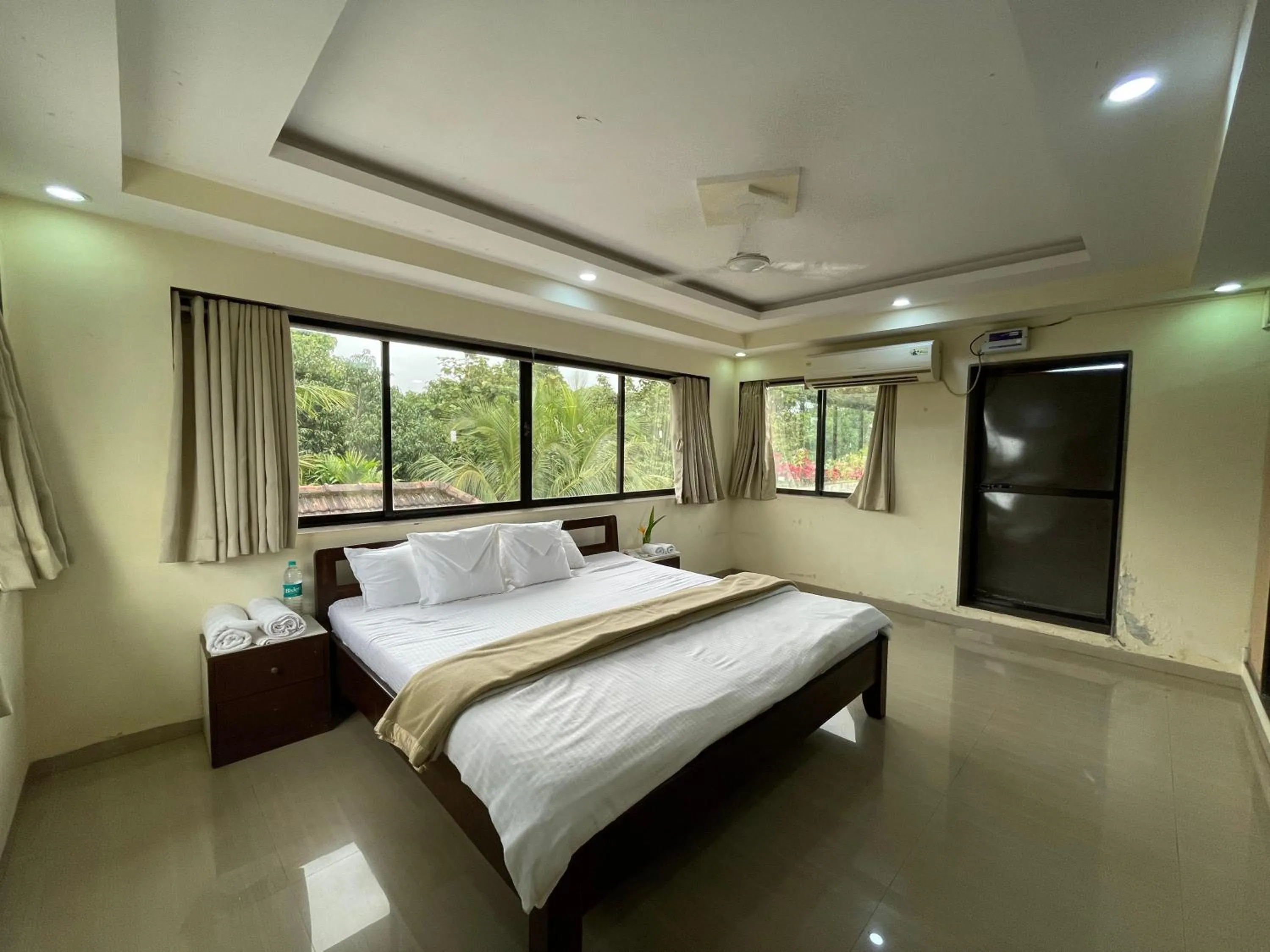 Bed in Surve Natures Resort - Chiplun