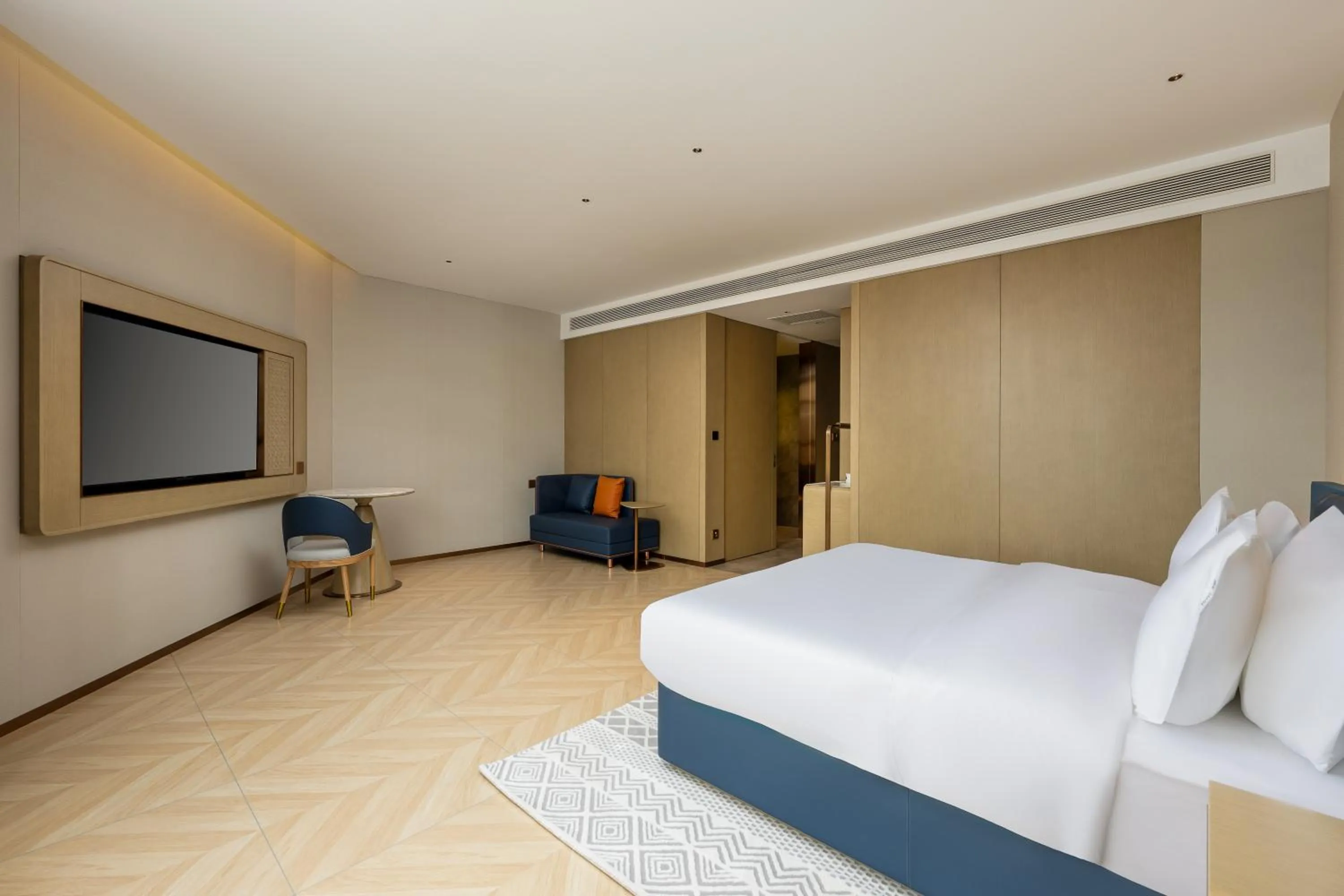 Standard King Room with Extra Floor Space in Holiday Inn Express Kashgar Downtown by IHG
