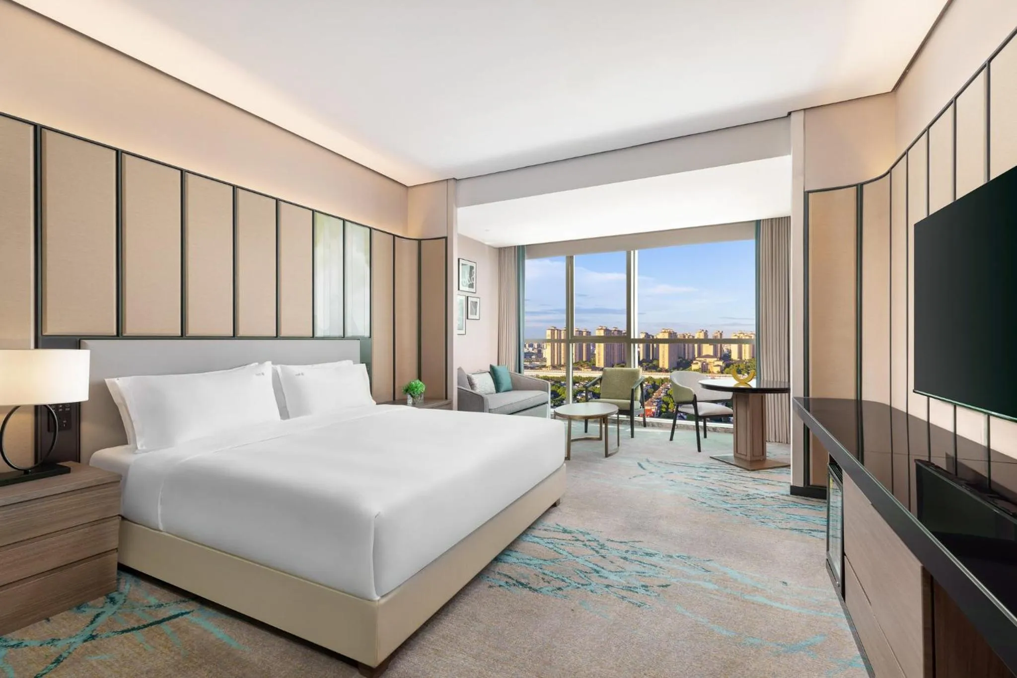 Photo of the whole room, Bed in Holiday Inn Shanghai Minhang Center by IHG