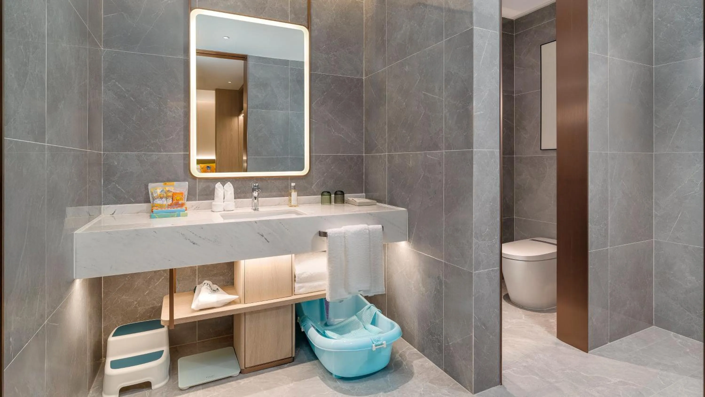 Photo of the whole room in Holiday Inn Jinan Thousand Buddha Mountain by IHG