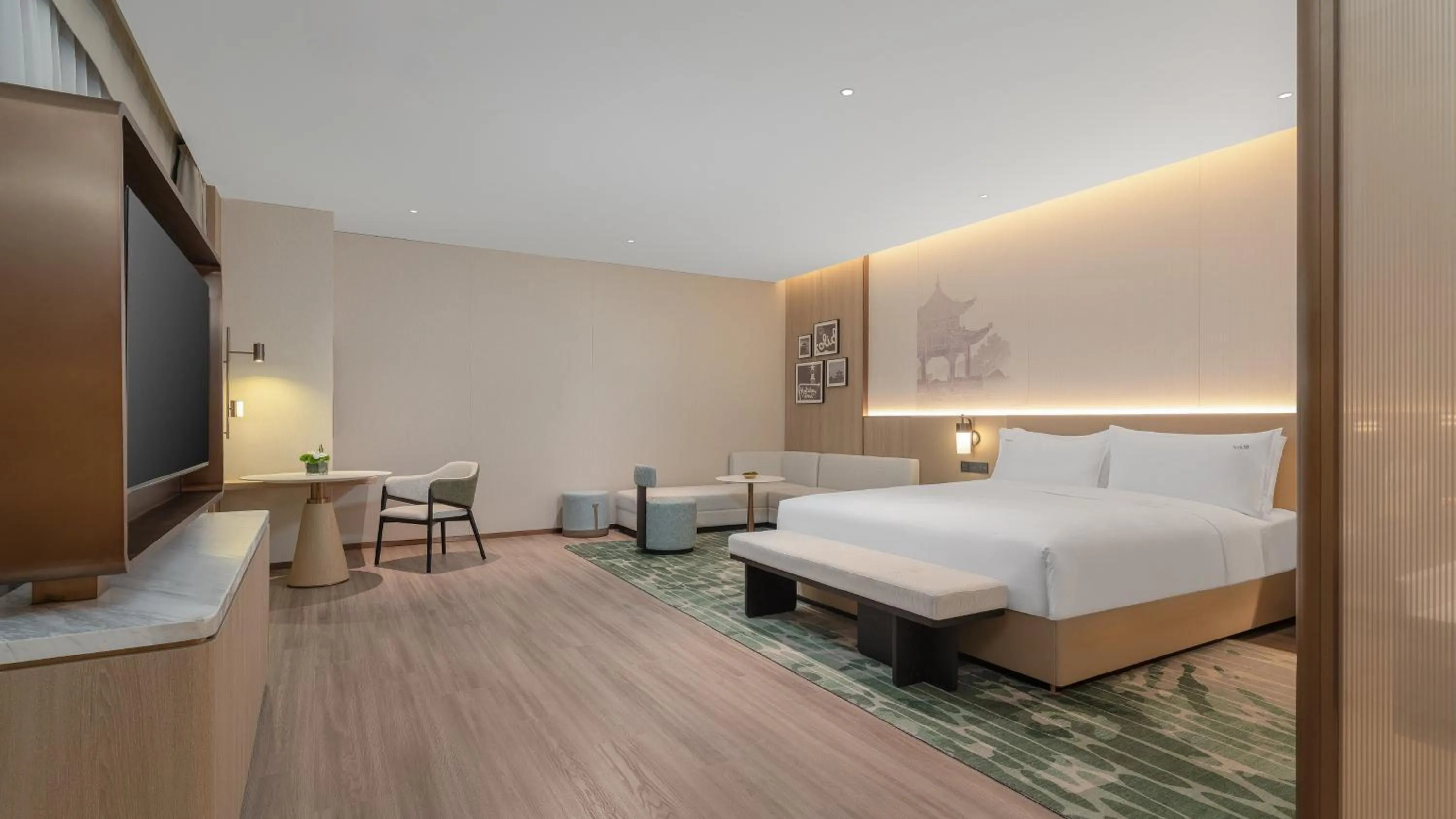 Photo of the whole room, Bed in Holiday Inn Jinan Thousand Buddha Mountain by IHG