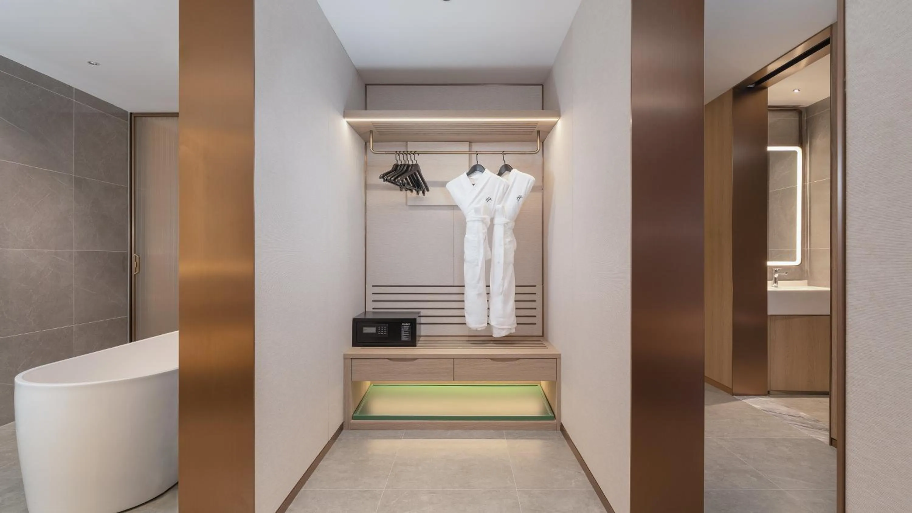 Photo of the whole room in Holiday Inn Jinan Thousand Buddha Mountain by IHG