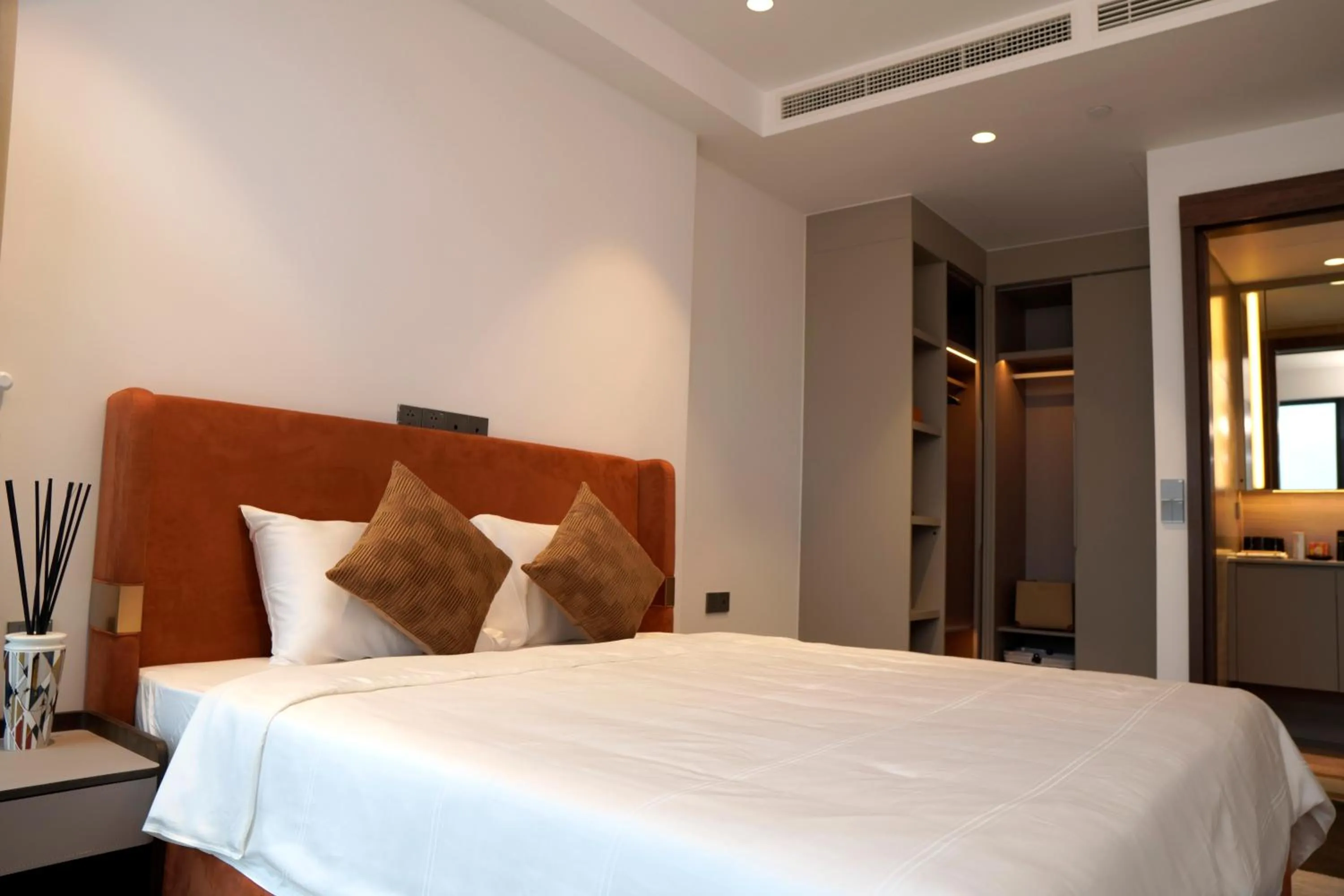 Bed in Lancaster Legacy Hotel & Apartments