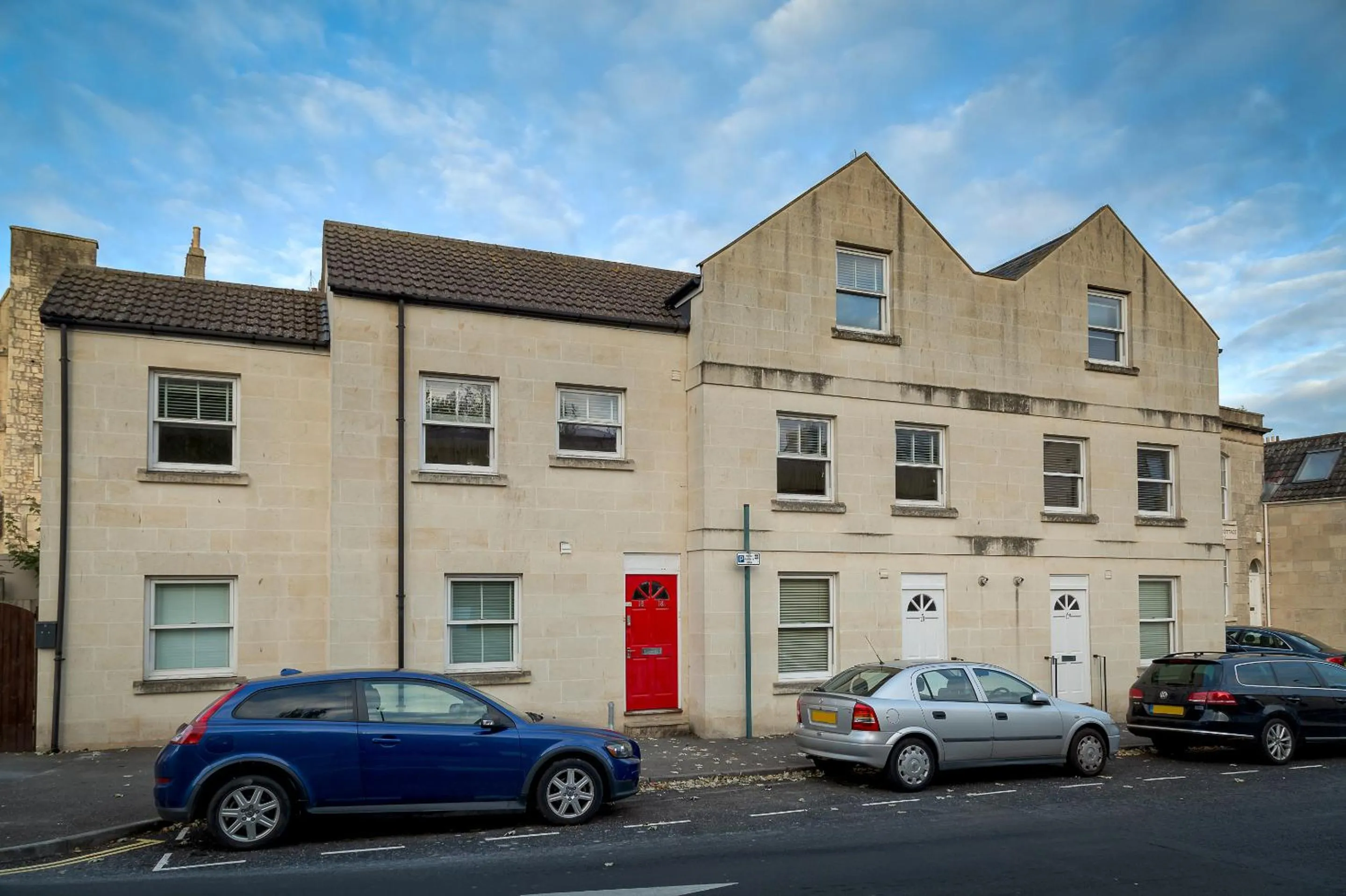 Property building in Bath Breaks Apartments