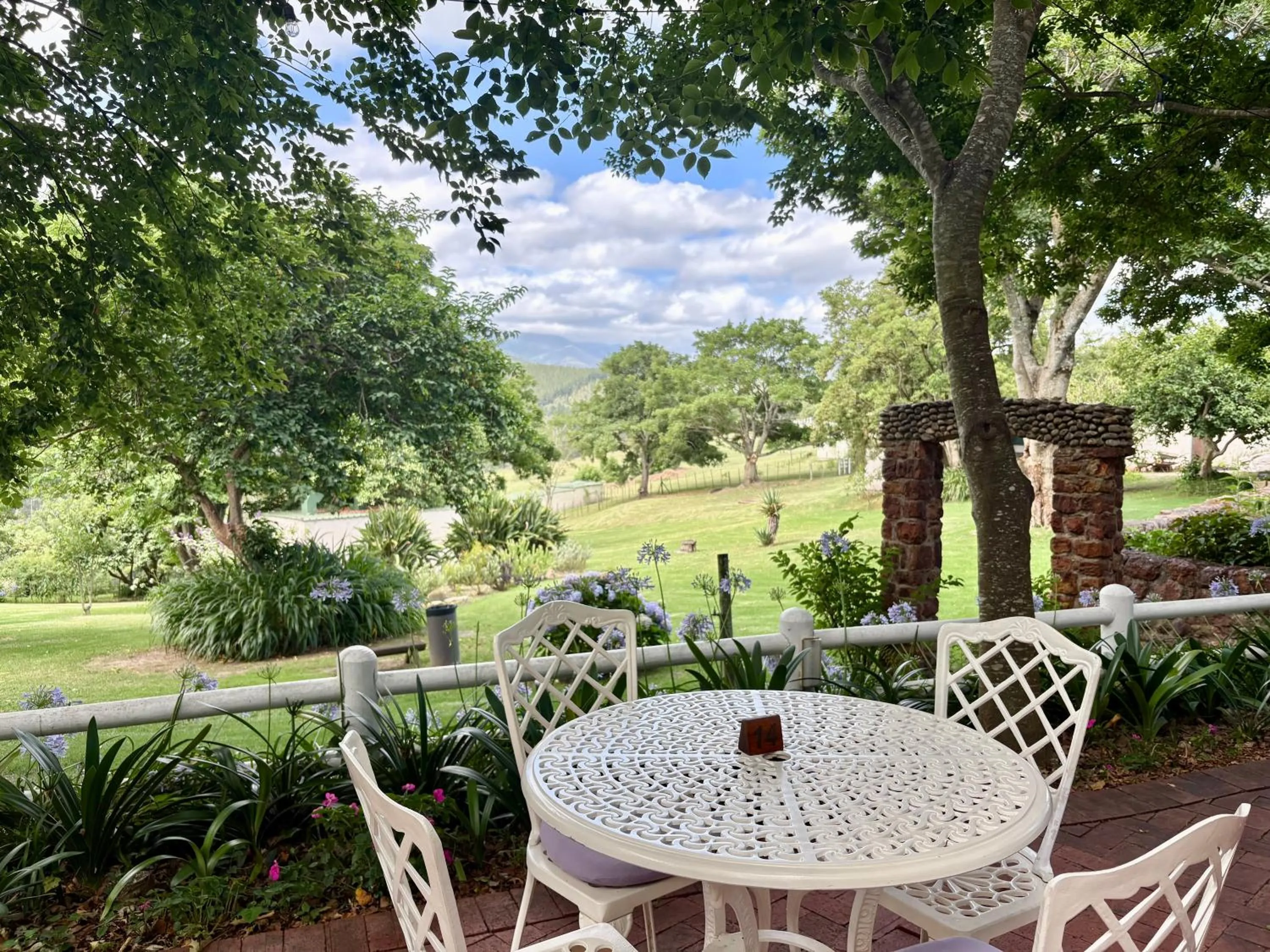 Patio in Eight Bells Mountain Inn