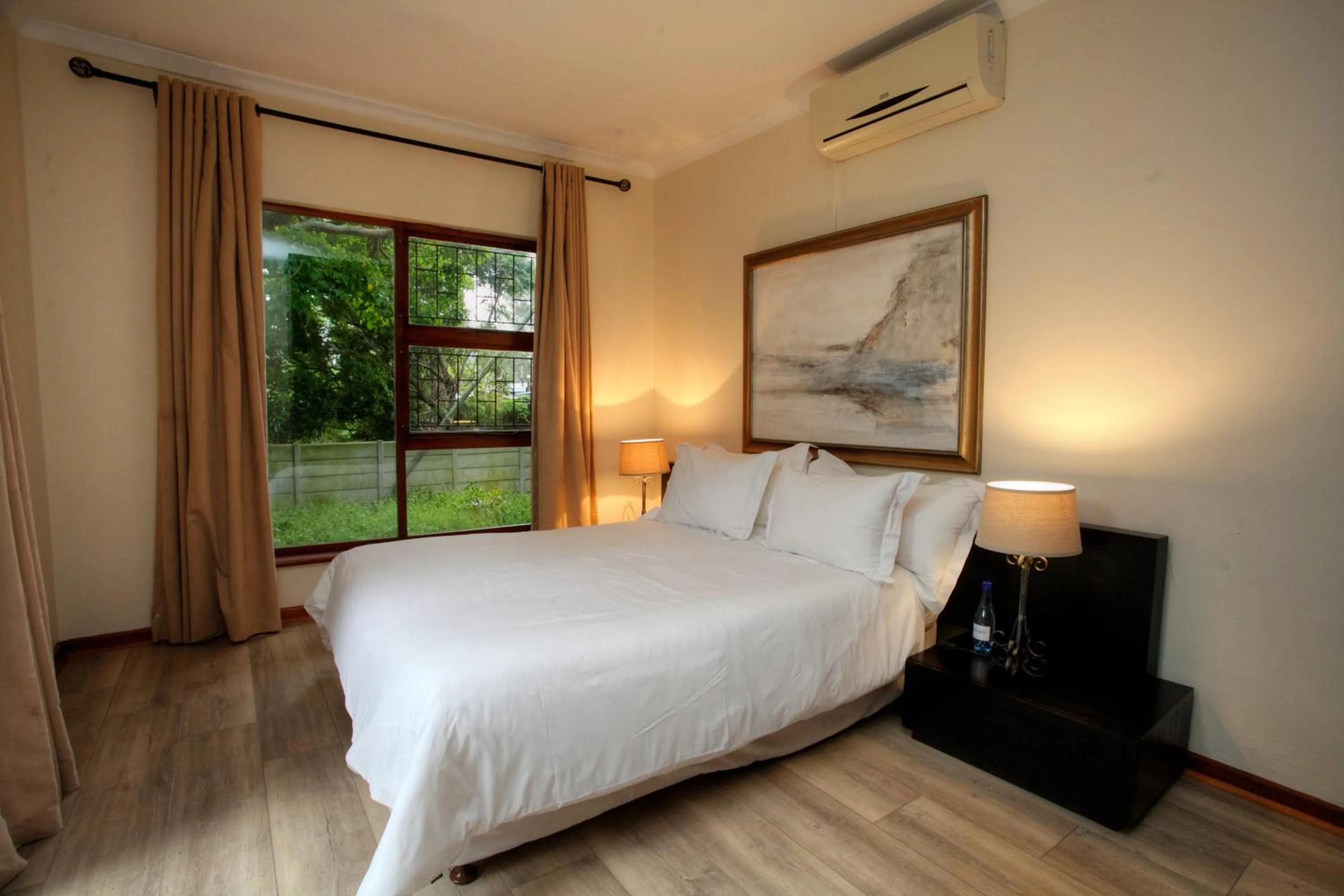 Self Catering Cottage with Garden View in 39 on Church