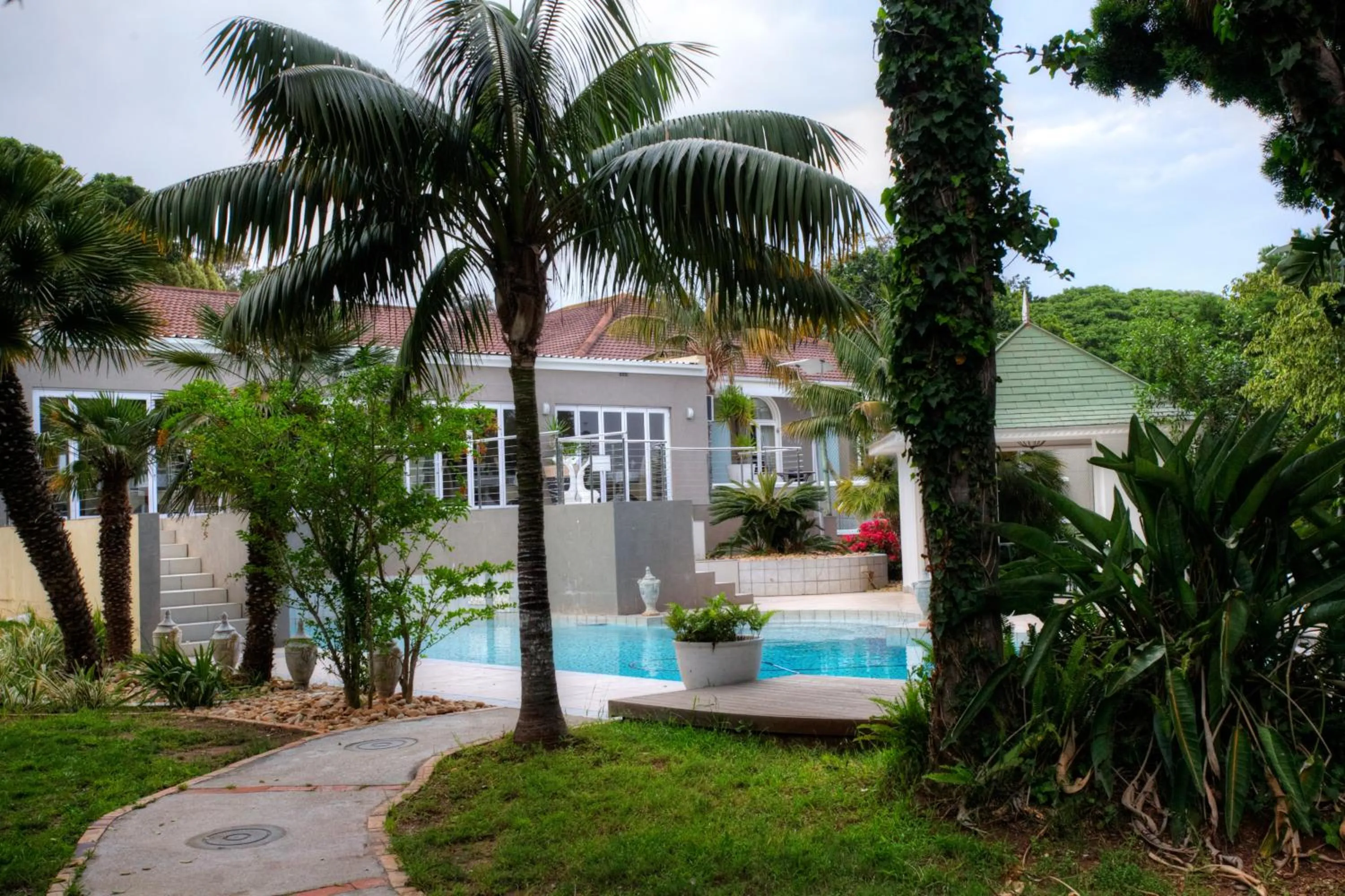 Property building in 39 on Church