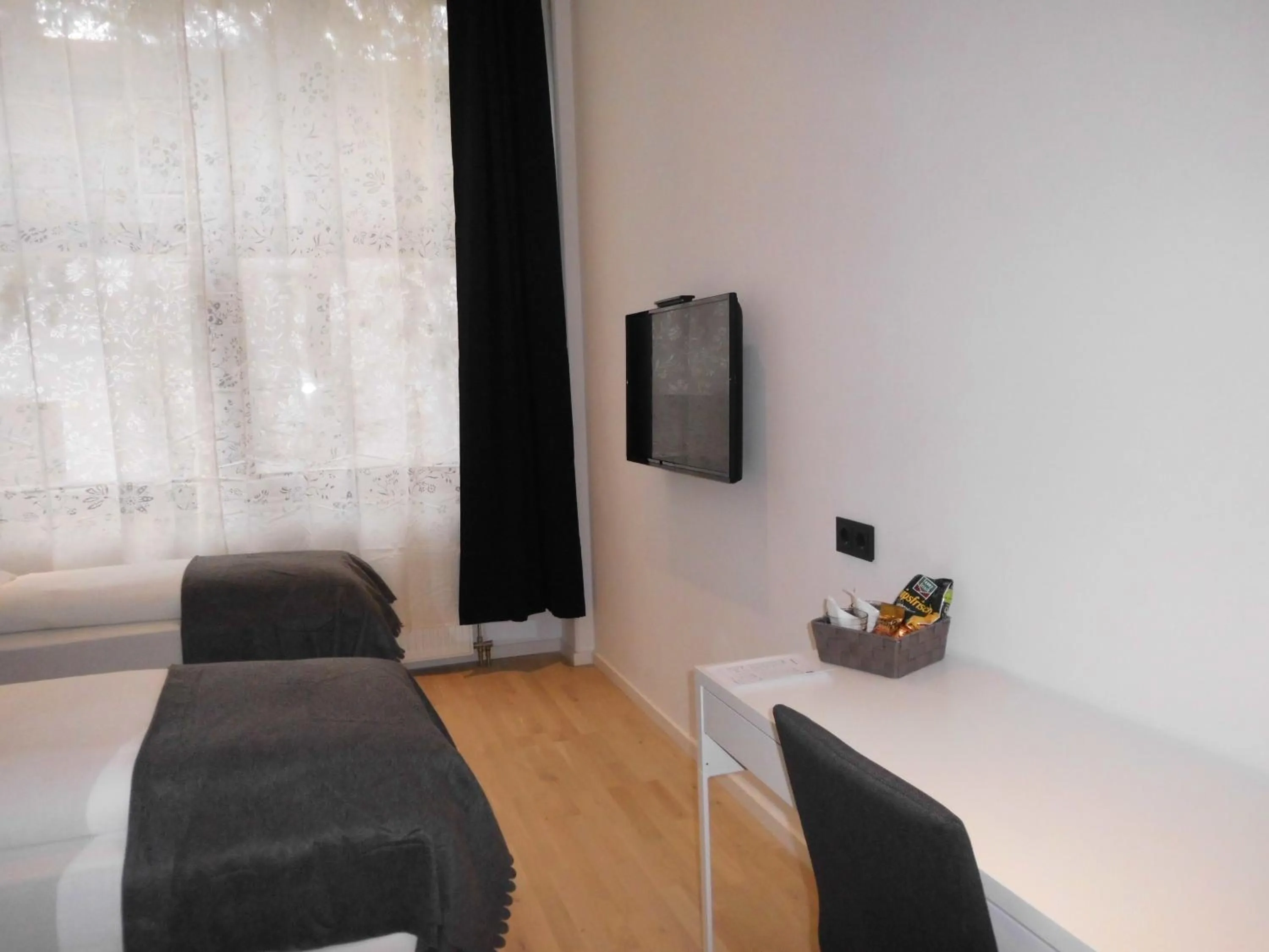 TV and multimedia in ARRIVEL Hotel Kirchheim - bisher Novitel