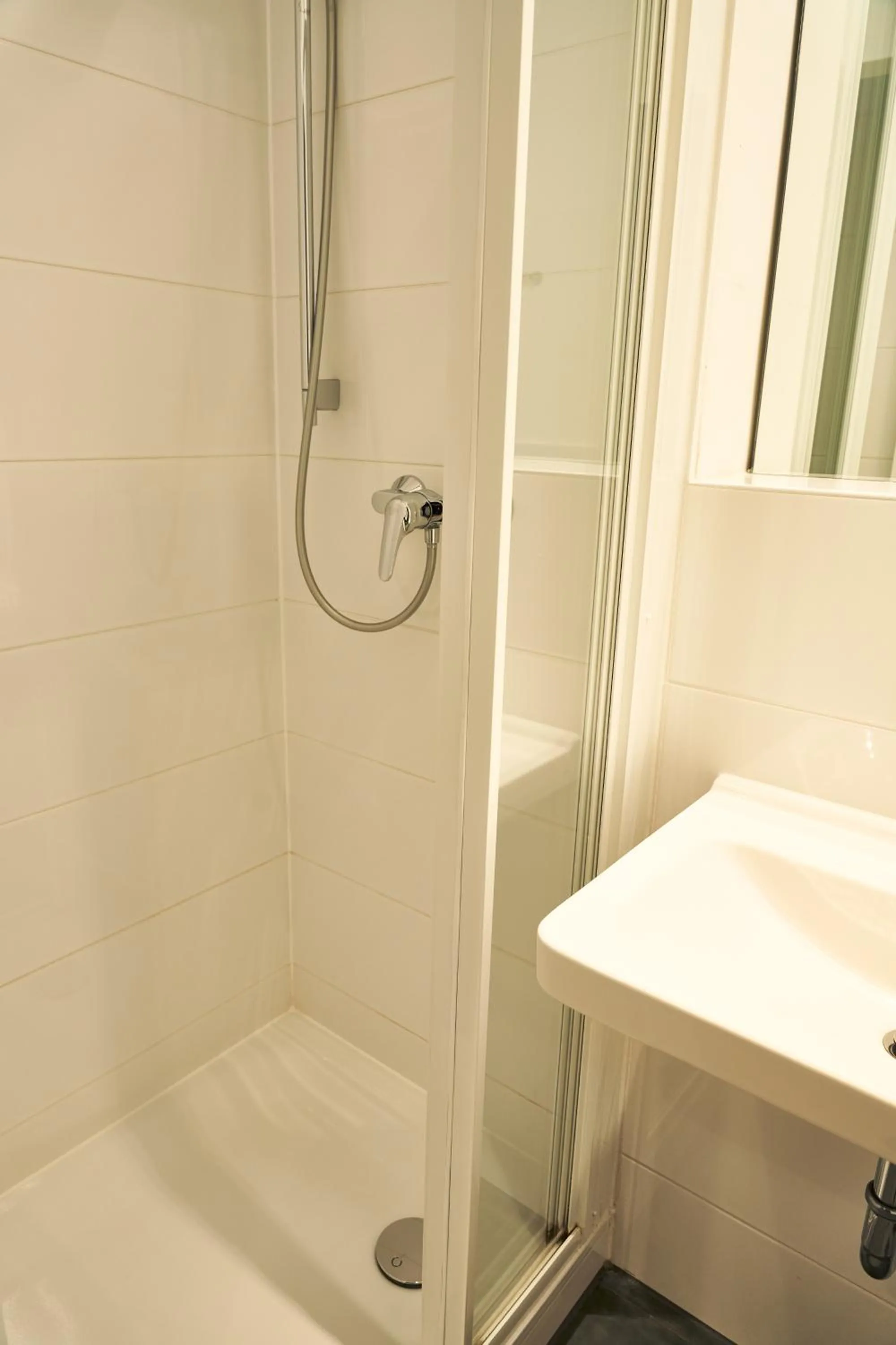 Bathroom in ARRIVEL Hotel Kirchheim - bisher Novitel