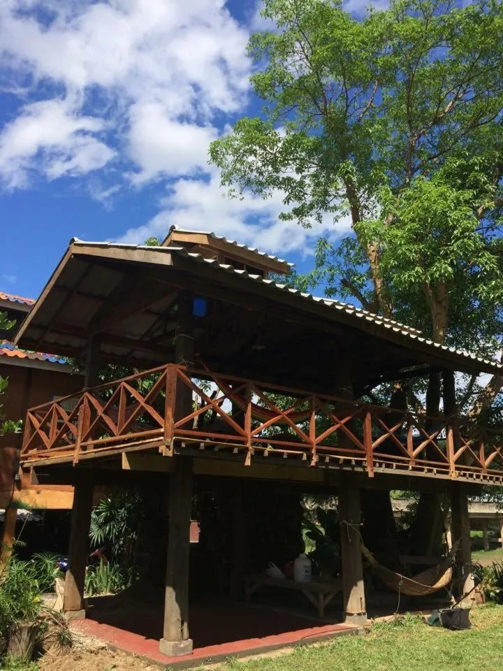 Sawasdeepai River Resort