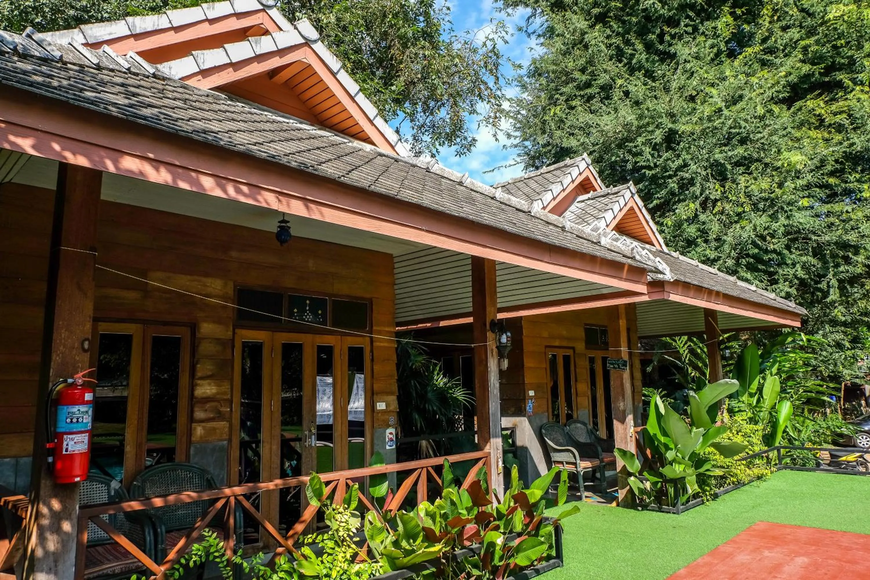 Sawasdeepai River Resort