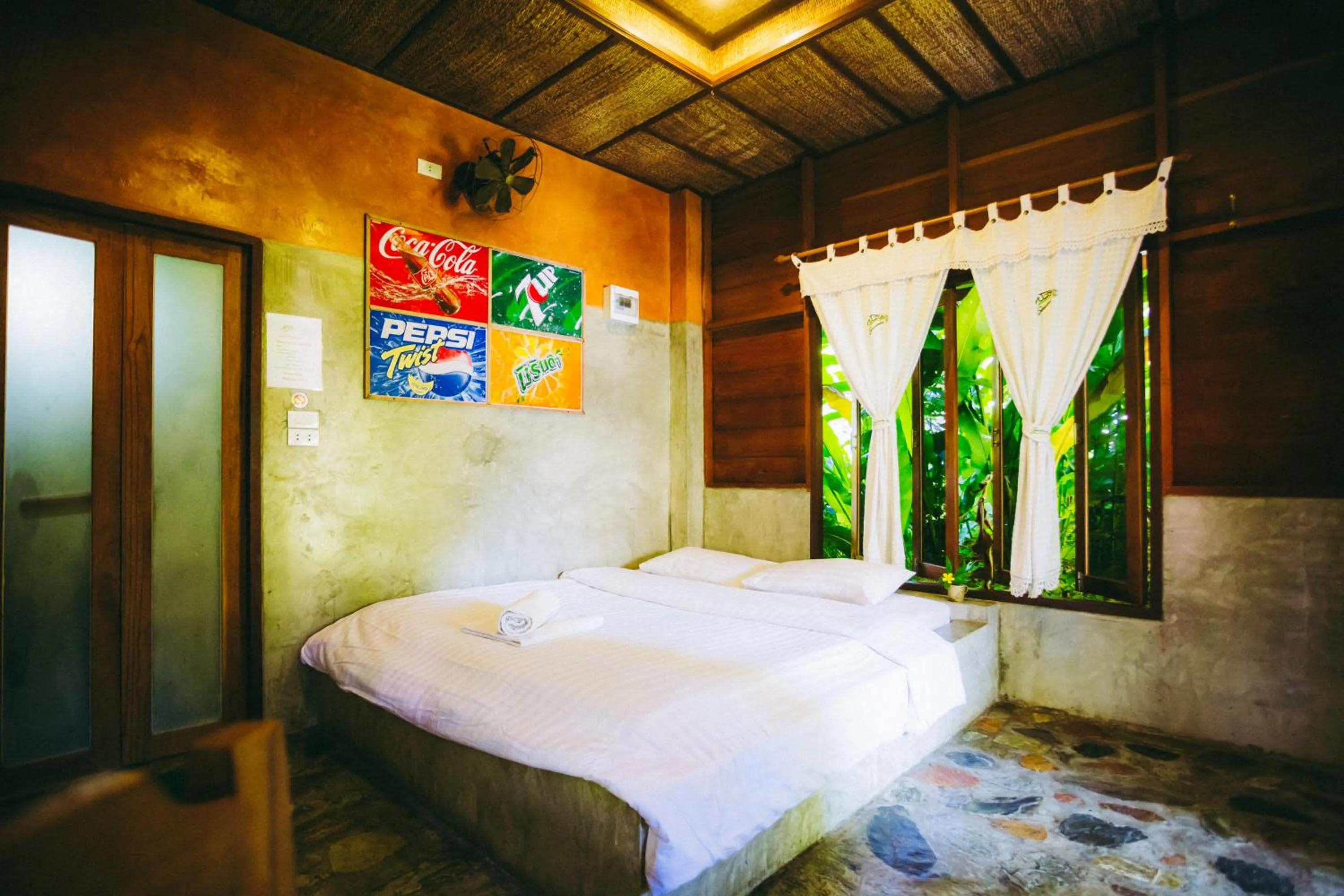 Property building, Bed in Sawasdeepai River Resort
