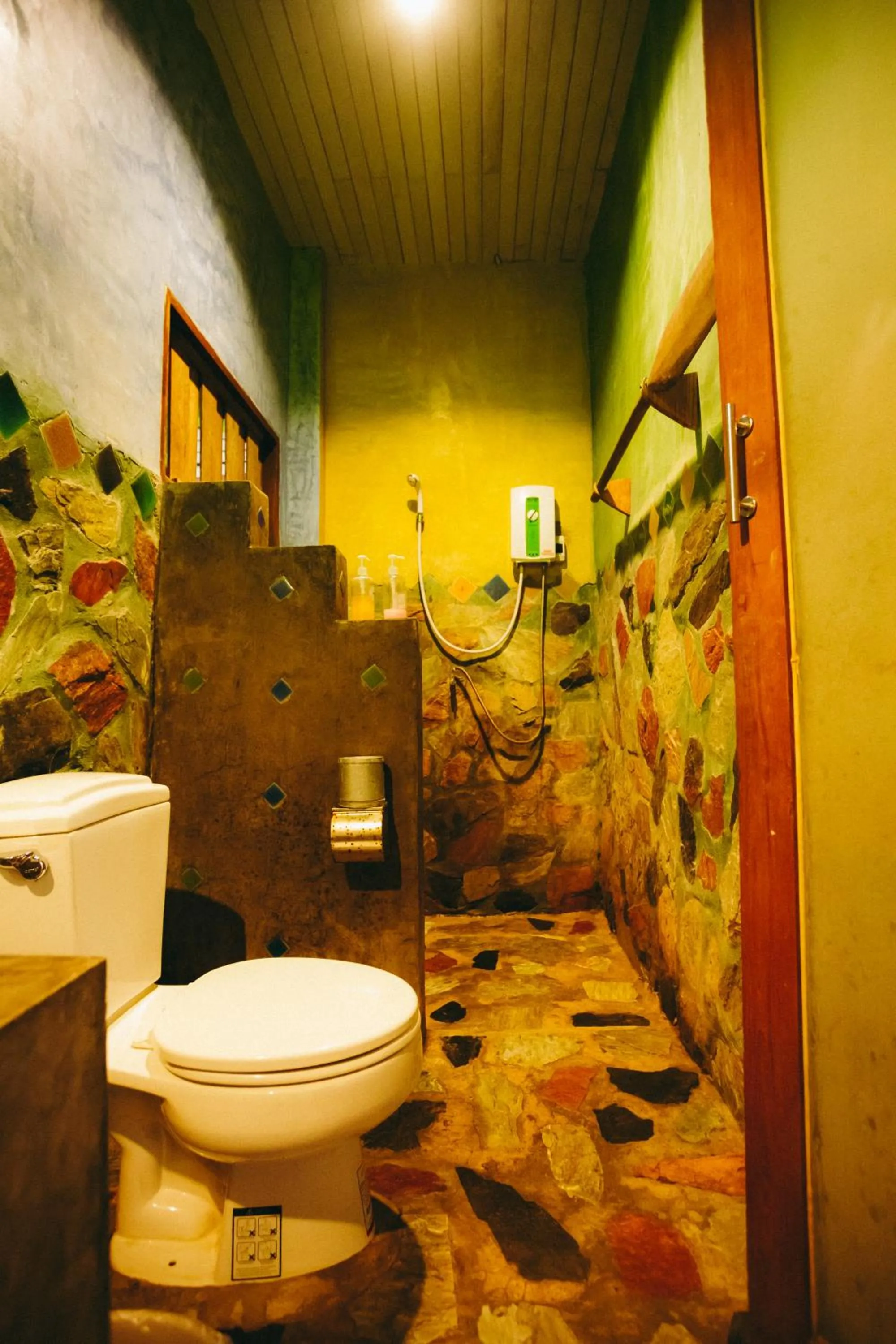 Sawasdeepai River Resort