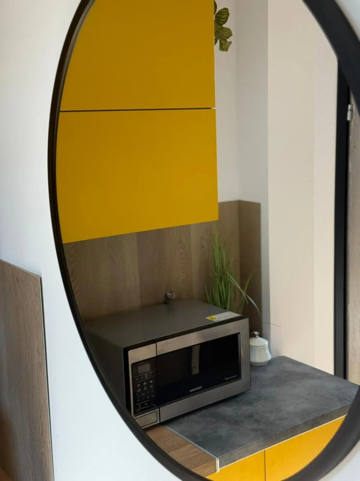 Rynek 14 - Pokoje hotelowe - Cafe&Restaurant - Parking - OrangeTV