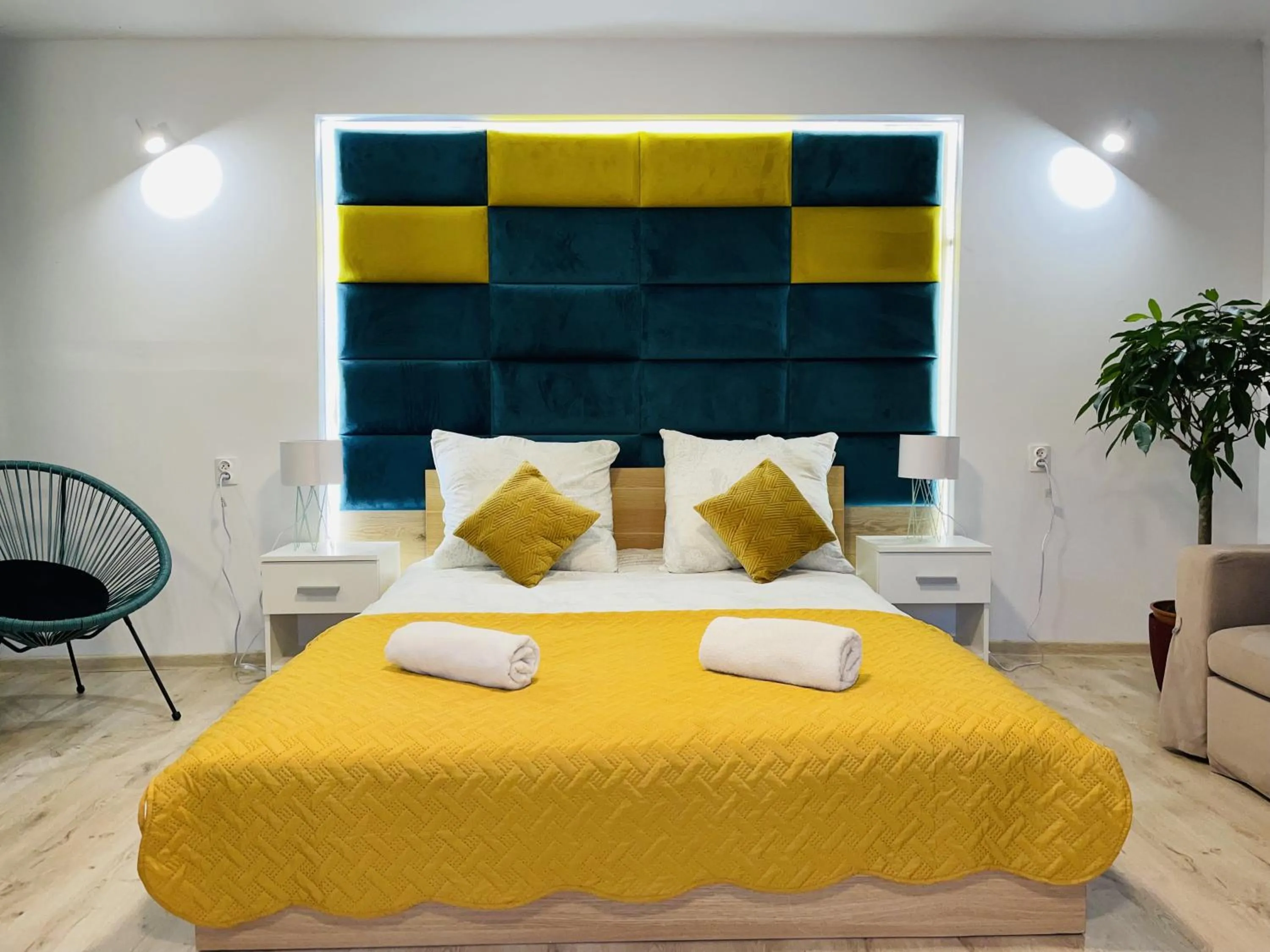 Bed in Rynek 14 - Pokoje hotelowe - Cafe&Restaurant - Parking - OrangeTV