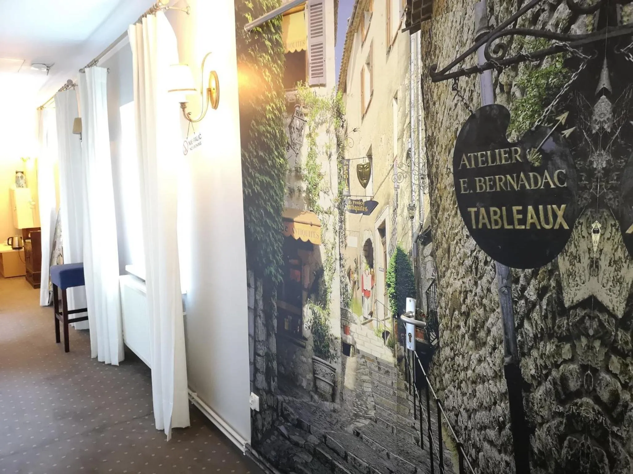 Rynek 14 - Pokoje hotelowe - Cafe&Restaurant - Parking - OrangeTV