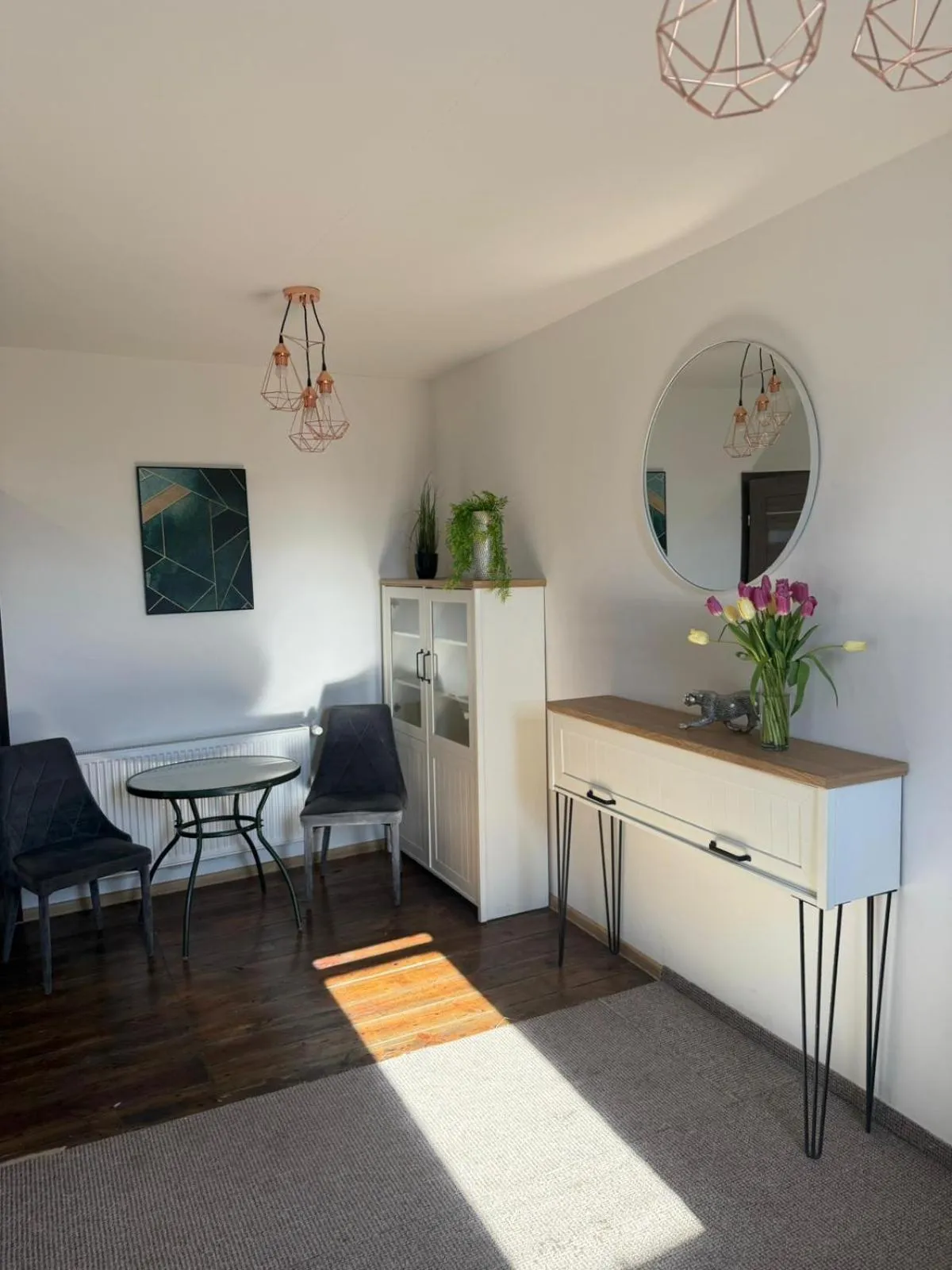 Rynek 14 - Pokoje hotelowe - Cafe&Restaurant - Parking - OrangeTV