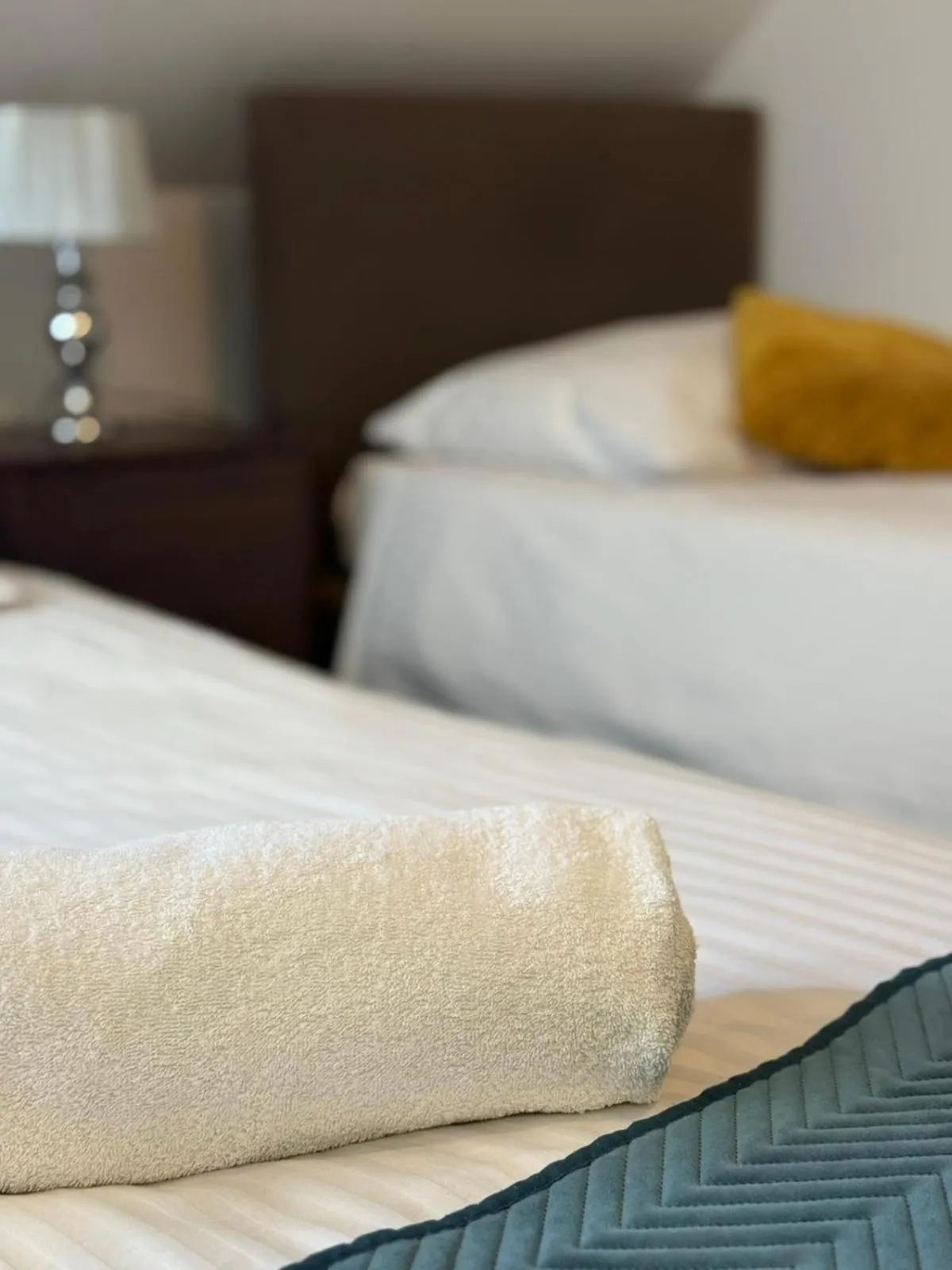 Bed in Rynek 14 - Pokoje hotelowe - Cafe&Restaurant - Parking - OrangeTV