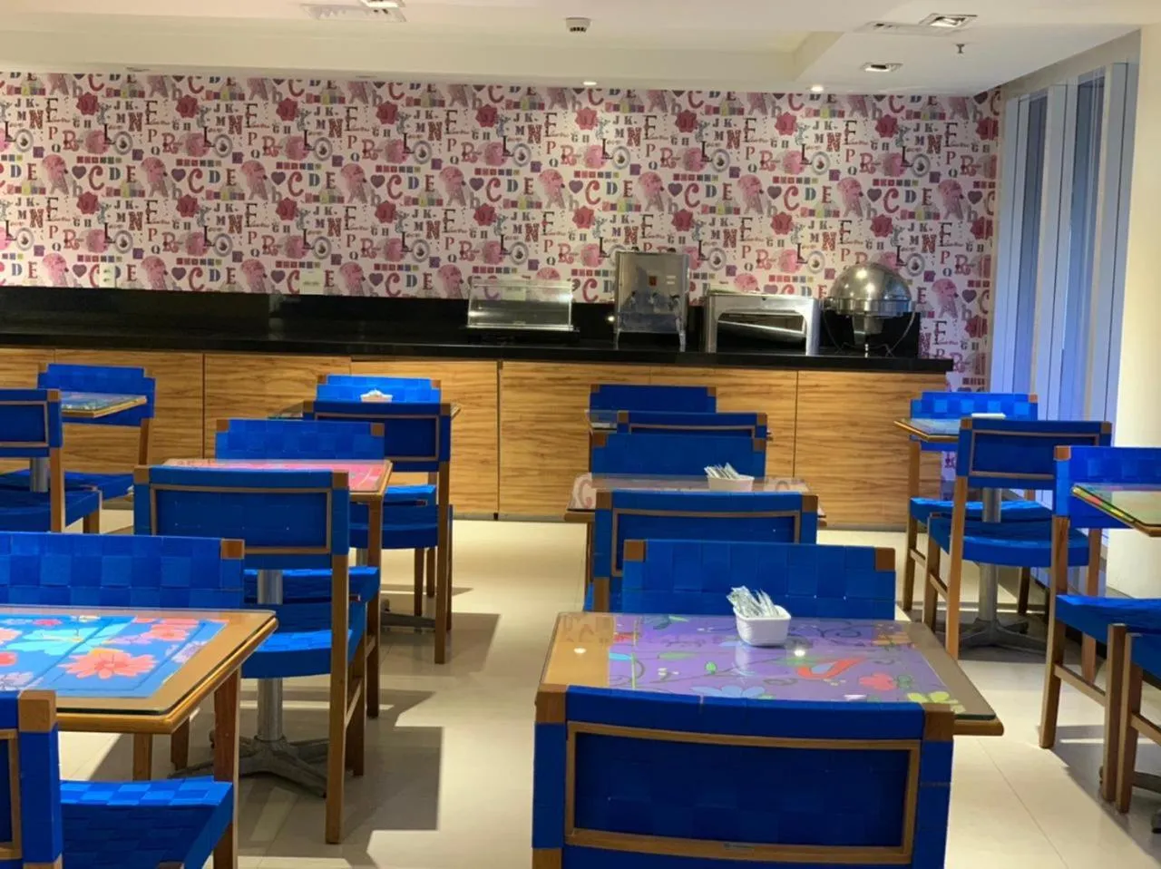 Restaurant/places to eat in Royalty Rio Hotel