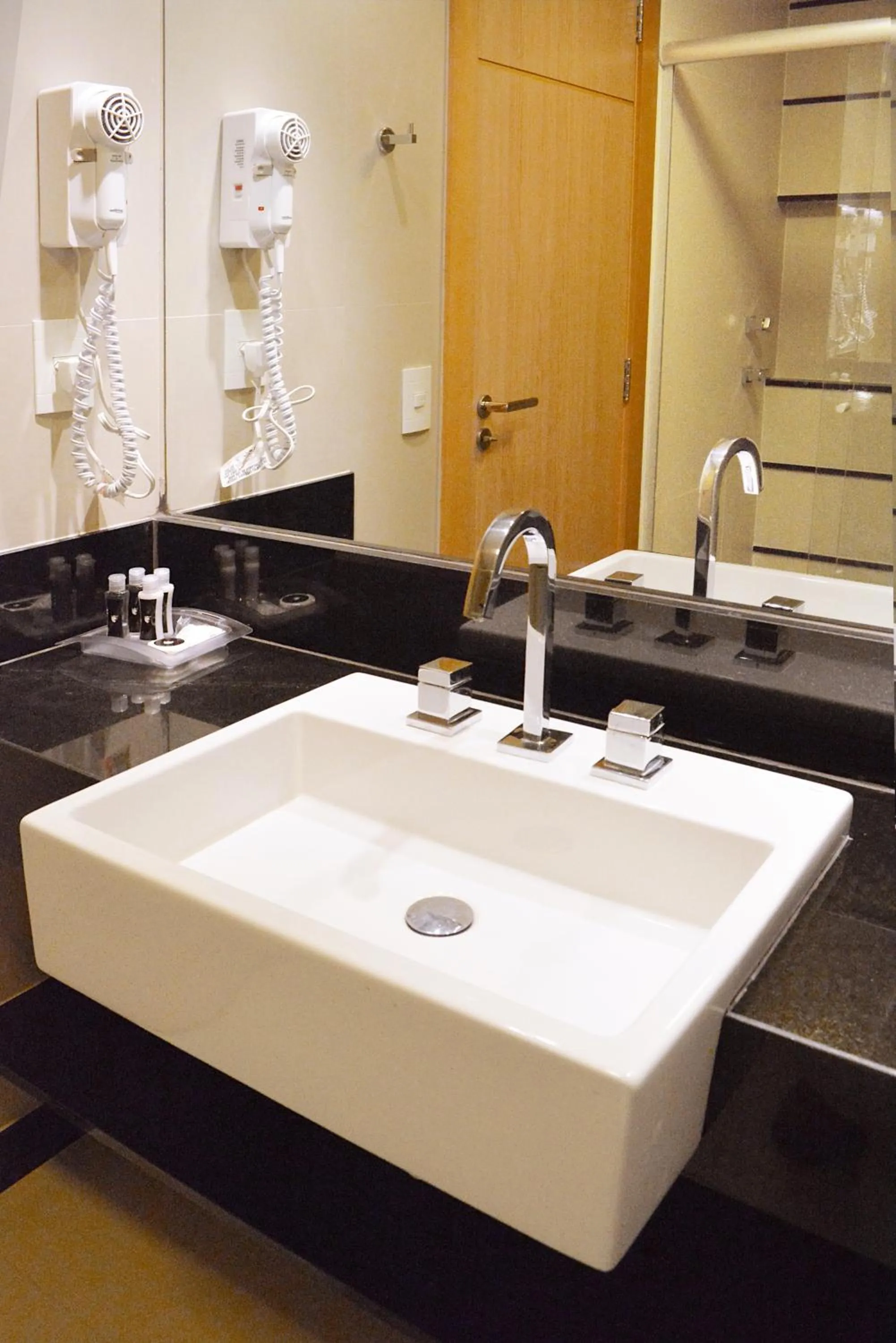 Bathroom in Royalty Rio Hotel