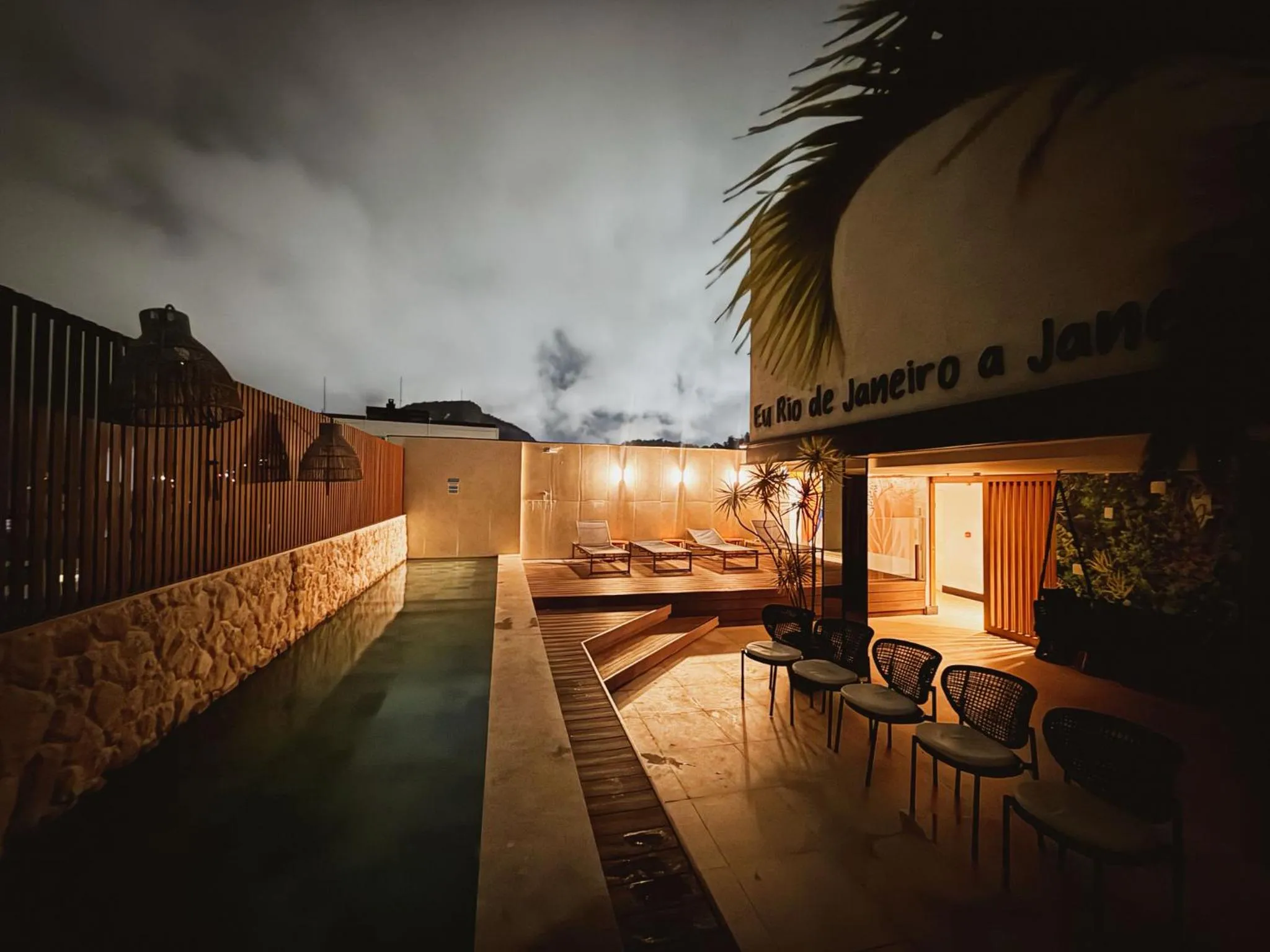 Swimming pool in Royalty Rio Hotel