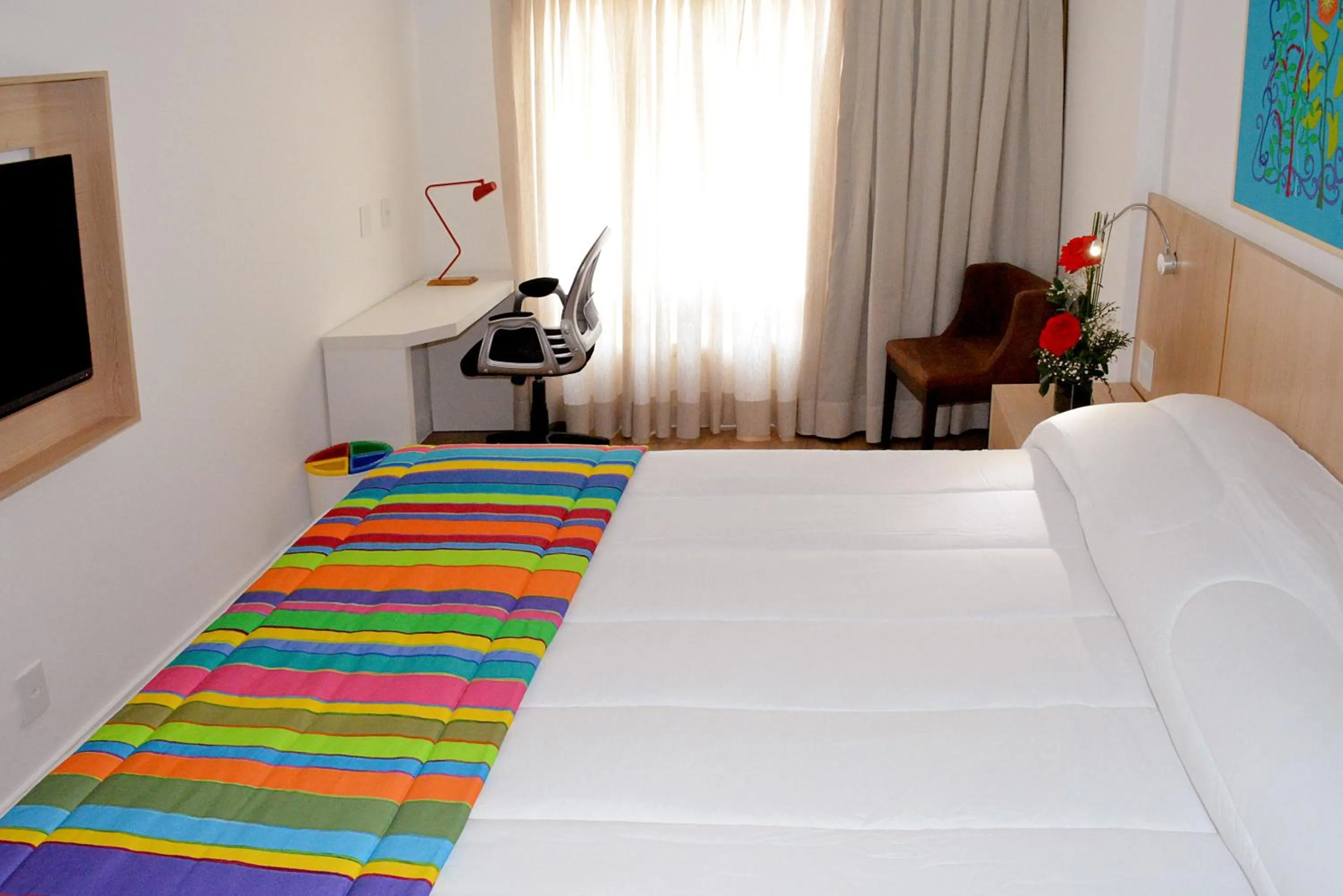 Bedroom, Bed in Royalty Rio Hotel